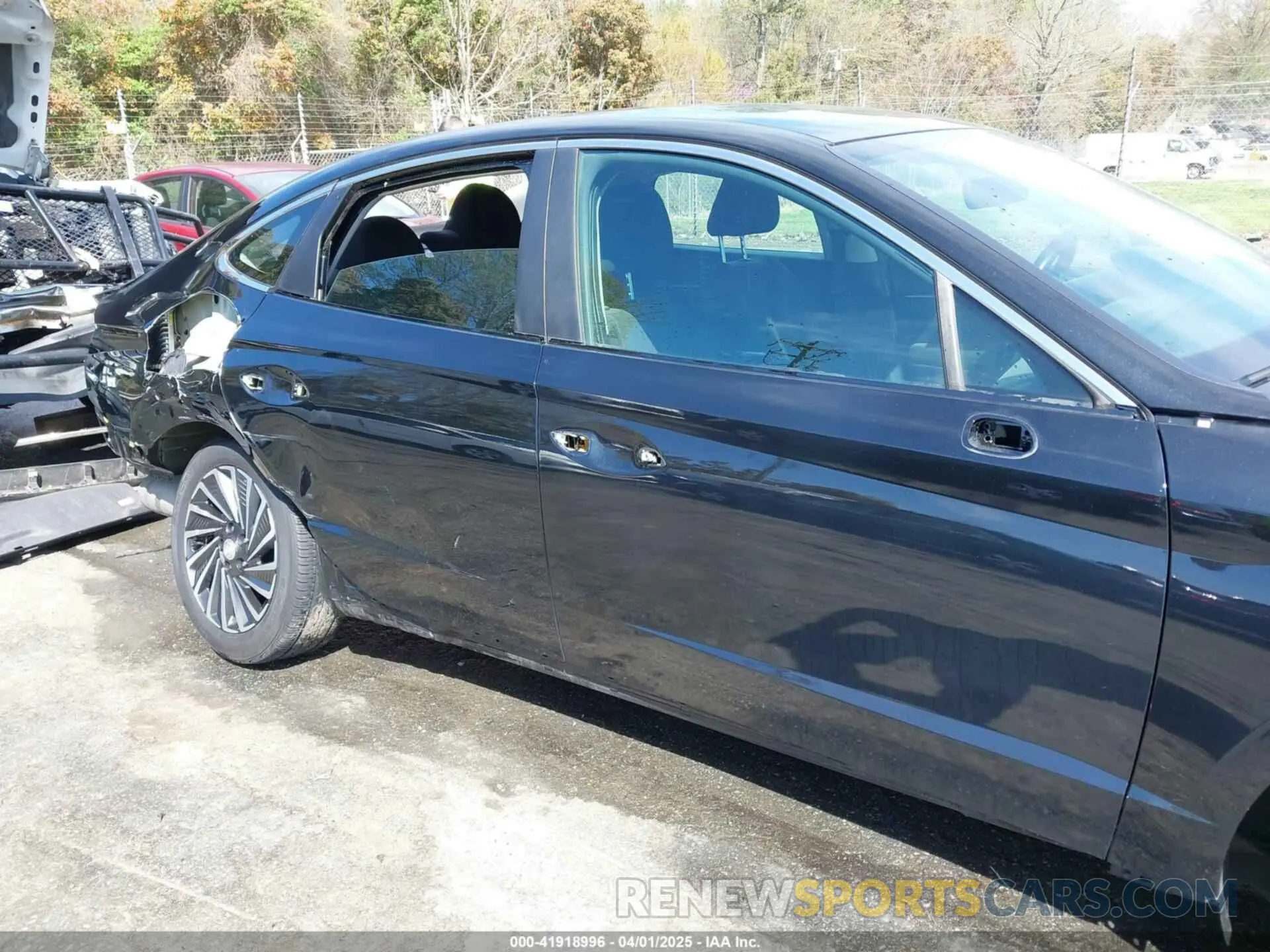 17 Photograph of a damaged car KMHL34JJ9NA045924 HYUNDAI SONATA HYBRID 2022
