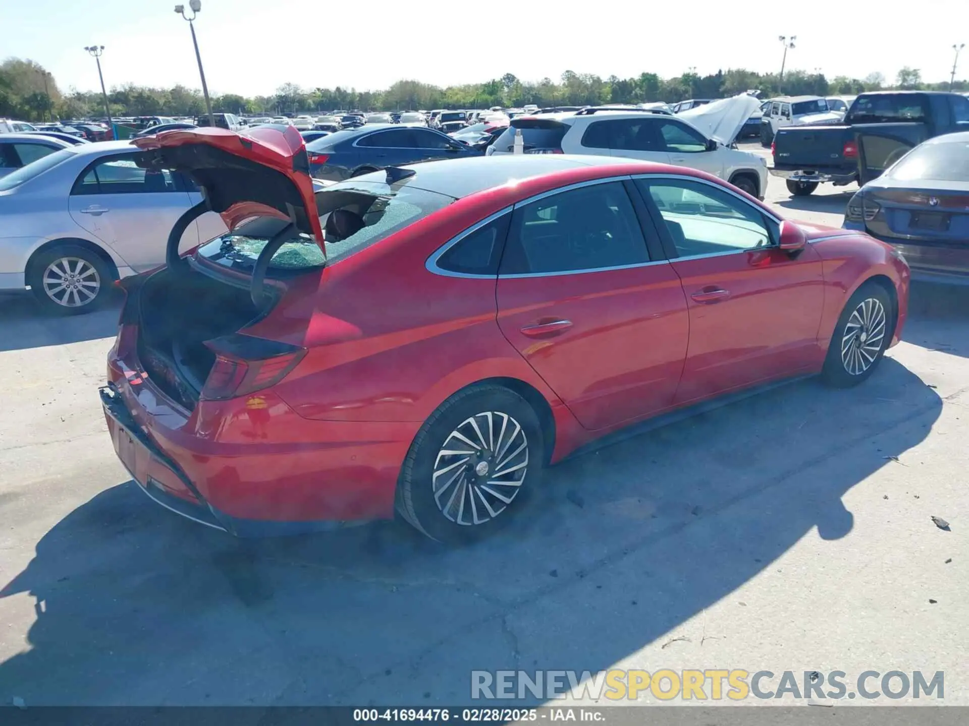 4 Photograph of a damaged car KMHL54JJ3NA039045 HYUNDAI SONATA HYBRID 2022