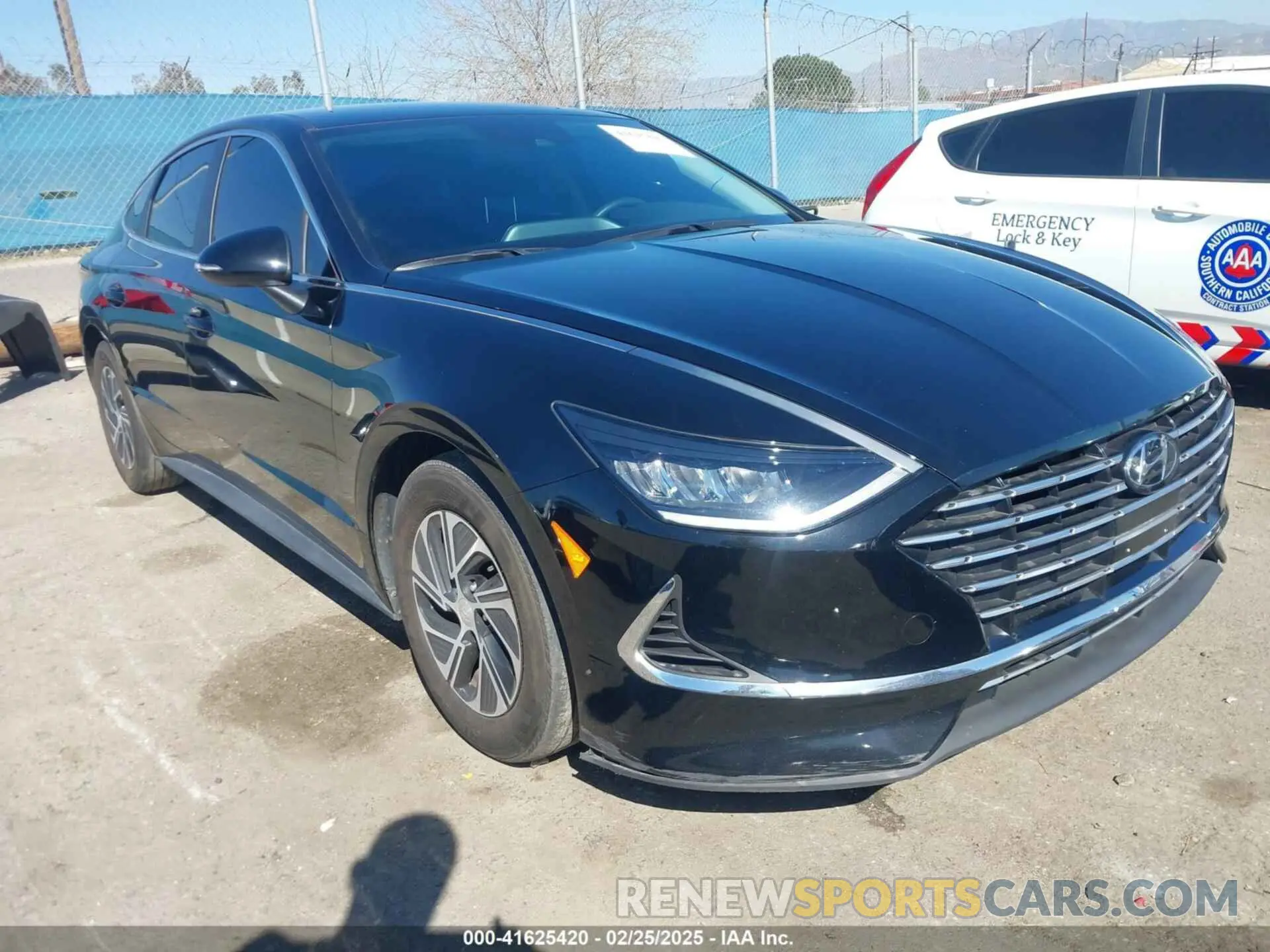 1 Photograph of a damaged car KMHL24JJ4PA055136 HYUNDAI SONATA HYBRID 2023