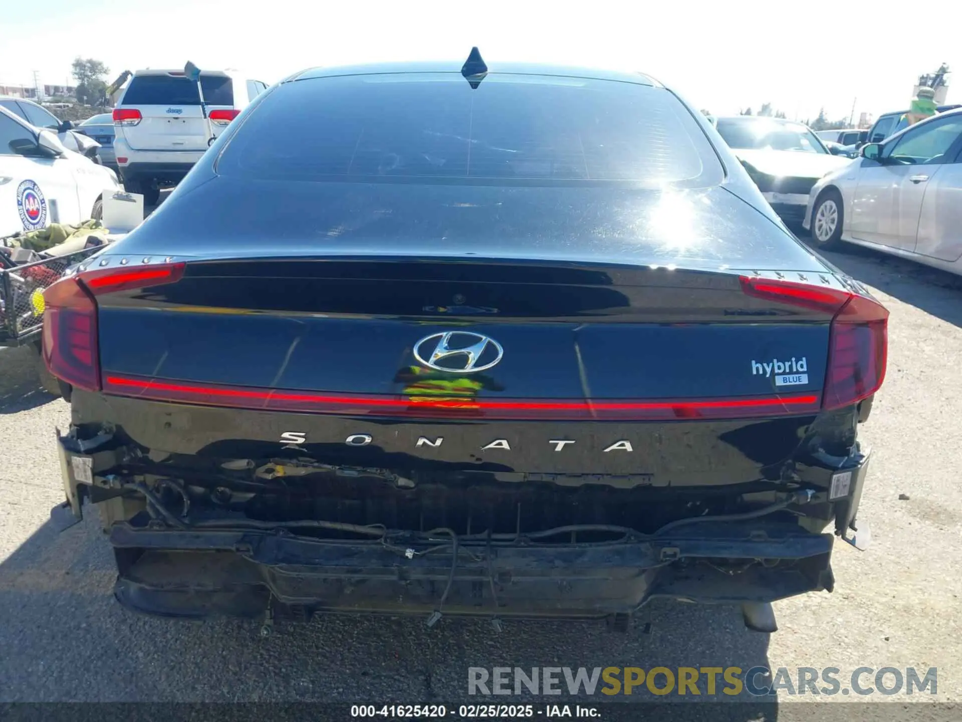 17 Photograph of a damaged car KMHL24JJ4PA055136 HYUNDAI SONATA HYBRID 2023