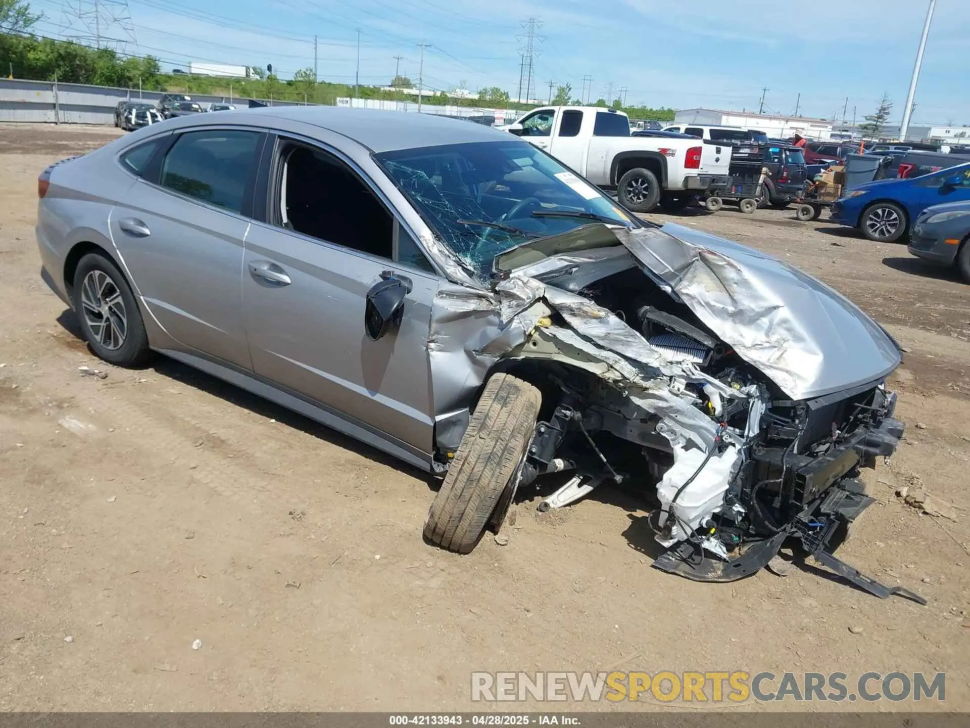 1 Photograph of a damaged car KMHL24JJ6PA060242 HYUNDAI SONATA HYBRID 2023