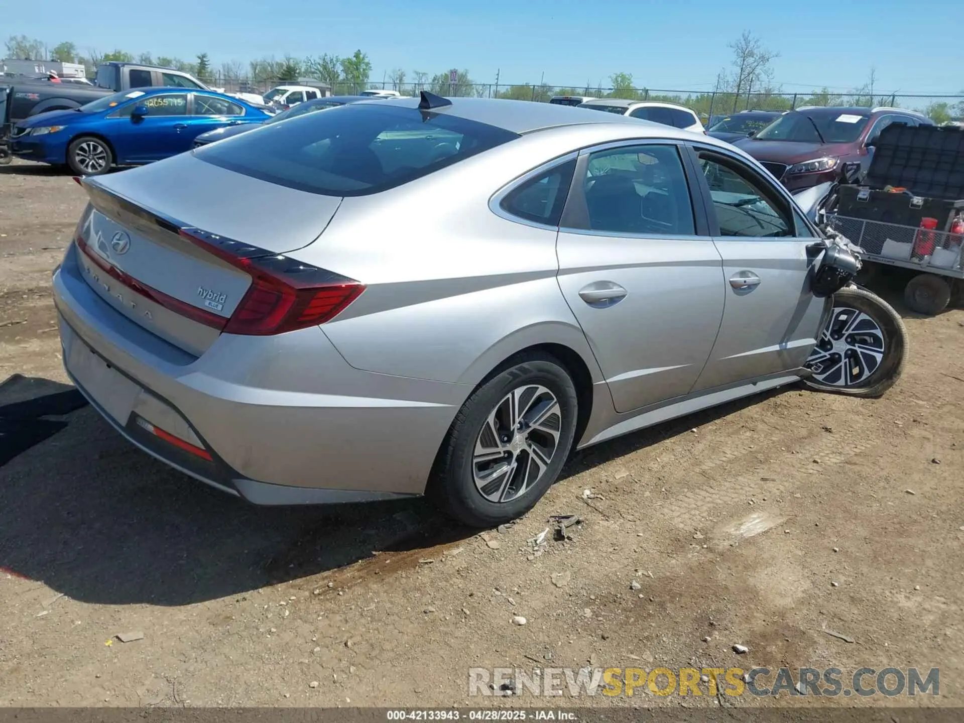 4 Photograph of a damaged car KMHL24JJ6PA060242 HYUNDAI SONATA HYBRID 2023