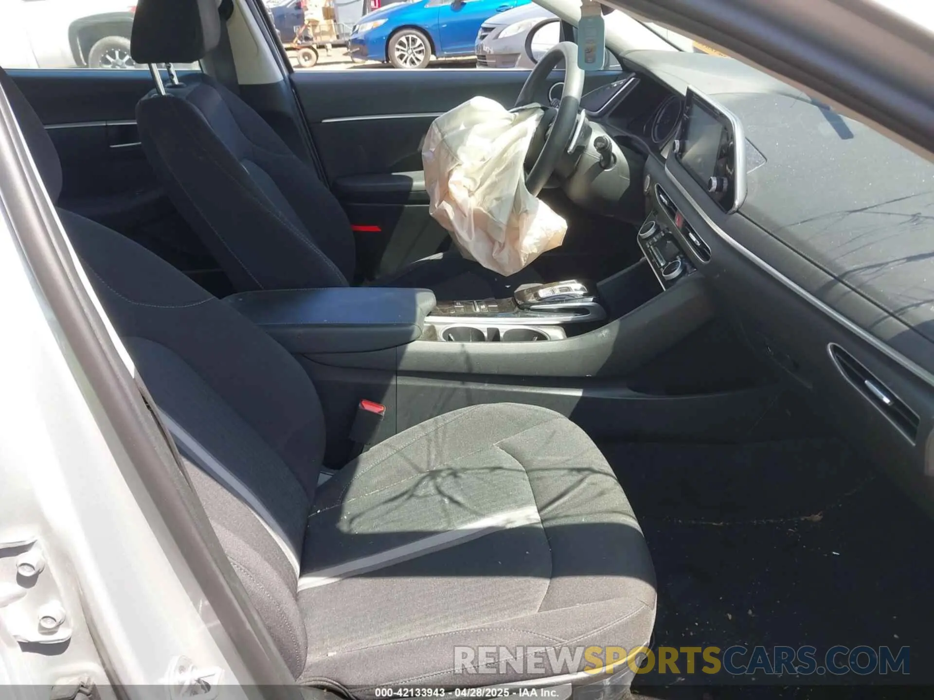 5 Photograph of a damaged car KMHL24JJ6PA060242 HYUNDAI SONATA HYBRID 2023
