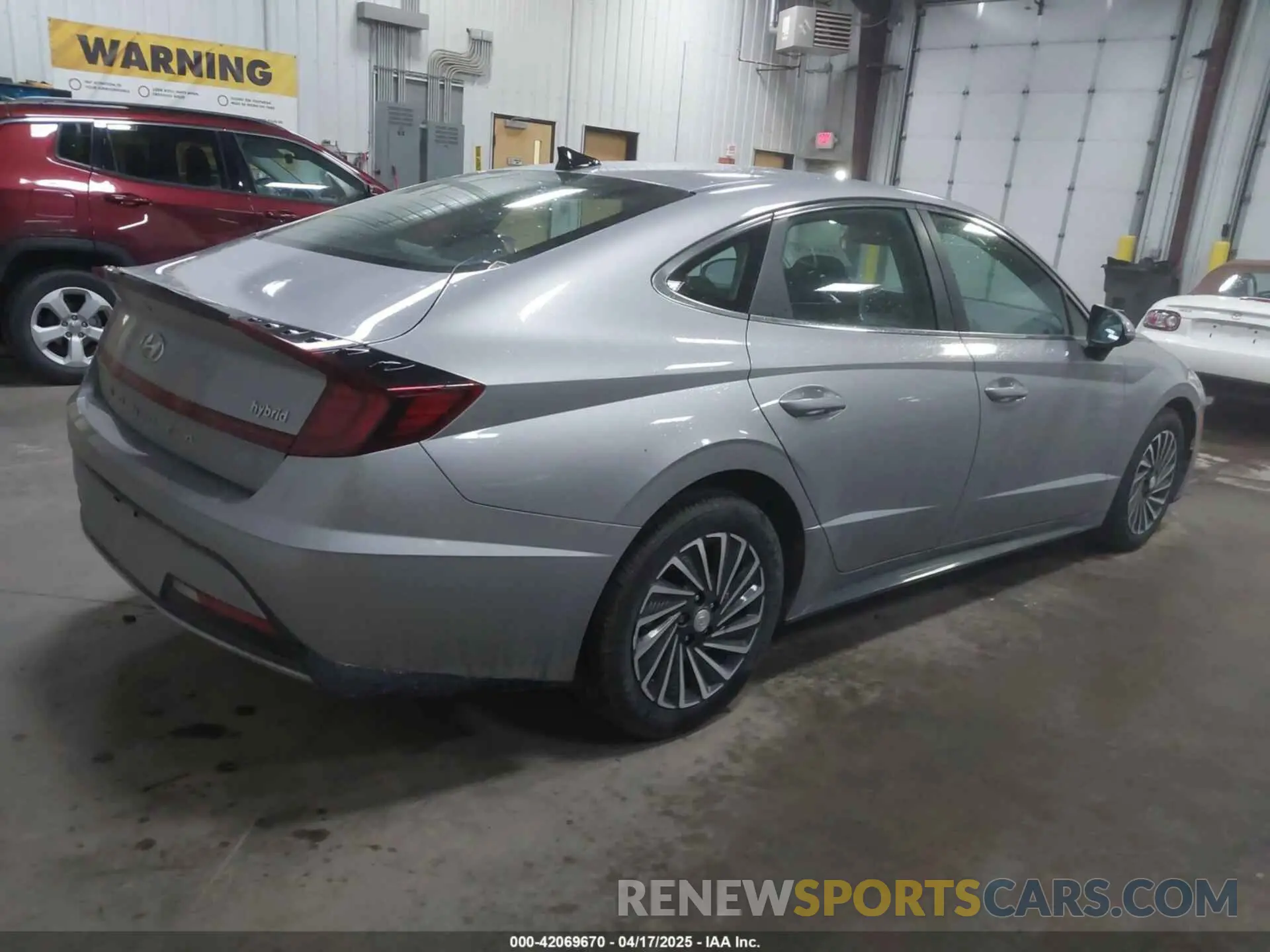 4 Photograph of a damaged car KMHL34JJ0PA055051 HYUNDAI SONATA HYBRID 2023