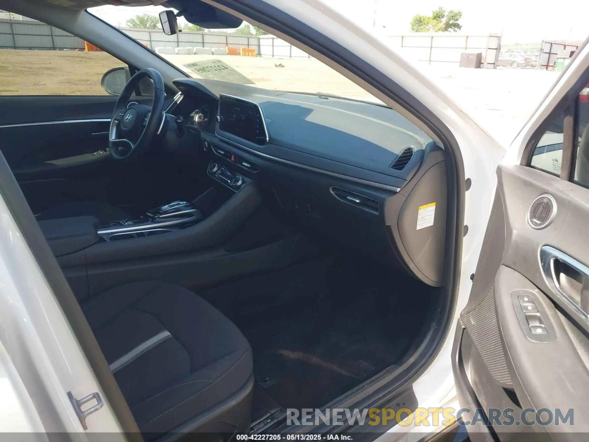 5 Photograph of a damaged car KMHL34JJ0PA064039 HYUNDAI SONATA HYBRID 2023