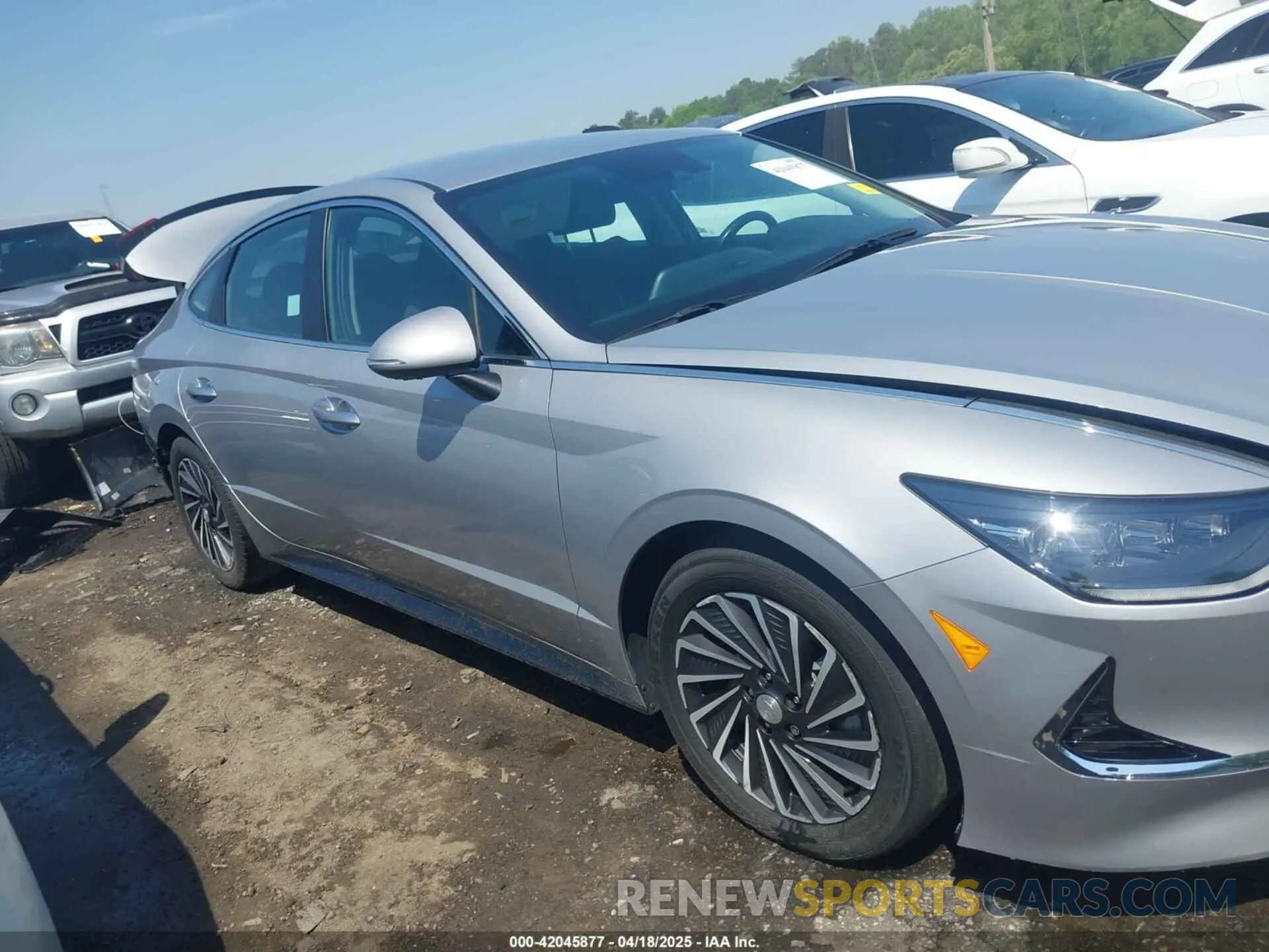 14 Photograph of a damaged car KMHL34JJ1PA064213 HYUNDAI SONATA HYBRID 2023