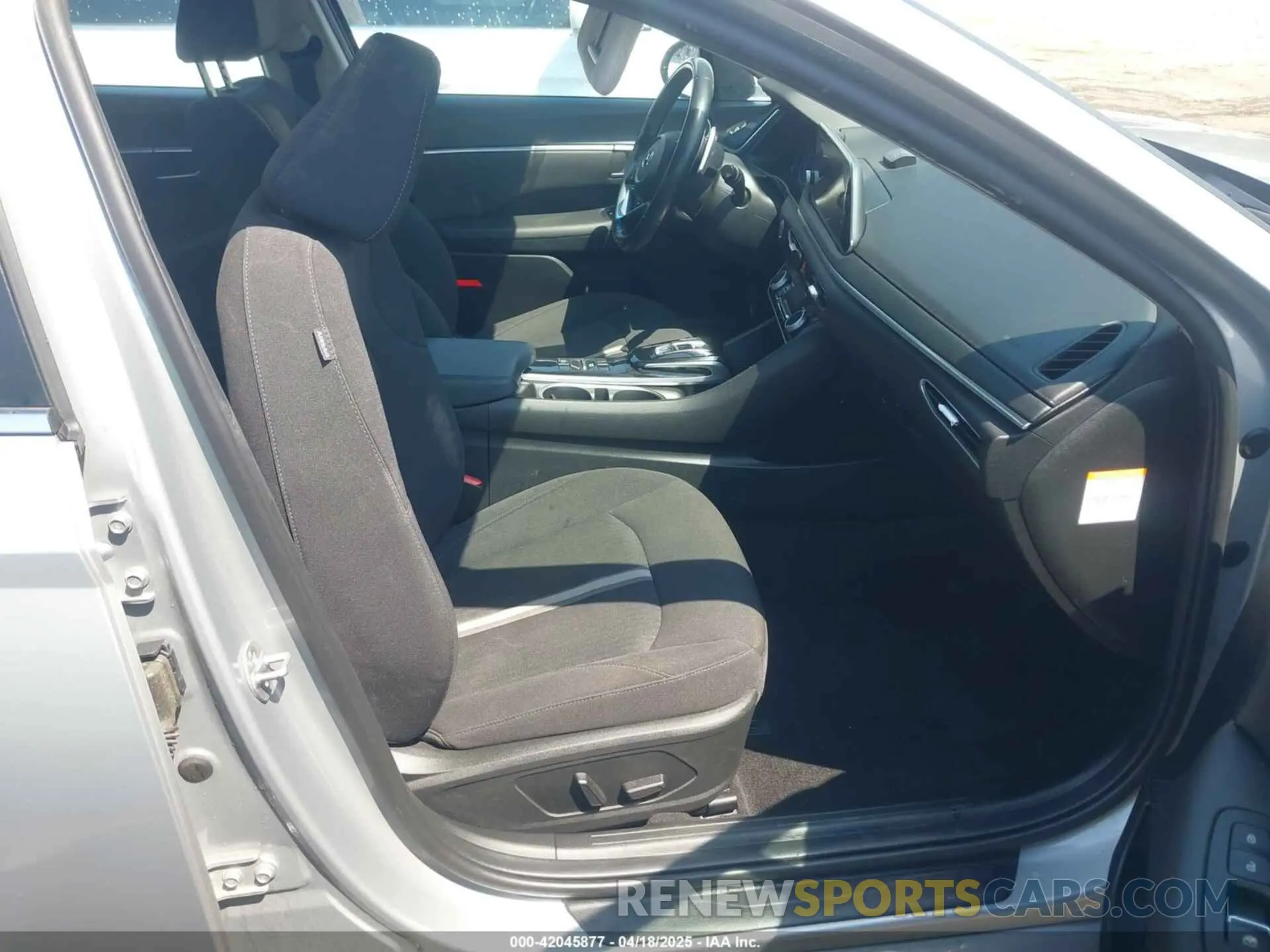 5 Photograph of a damaged car KMHL34JJ1PA064213 HYUNDAI SONATA HYBRID 2023