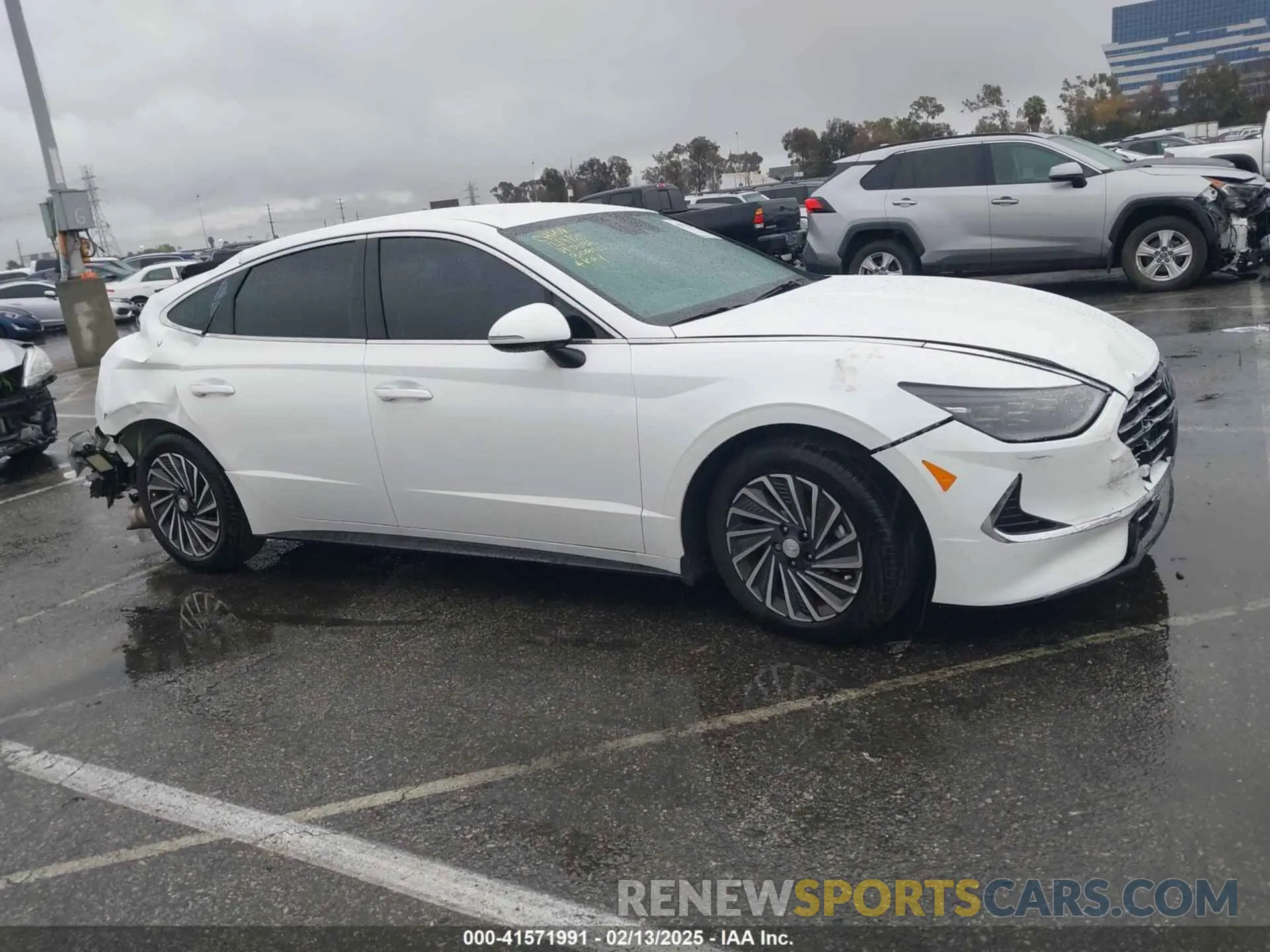 13 Photograph of a damaged car KMHL34JJ1PA070934 HYUNDAI SONATA HYBRID 2023