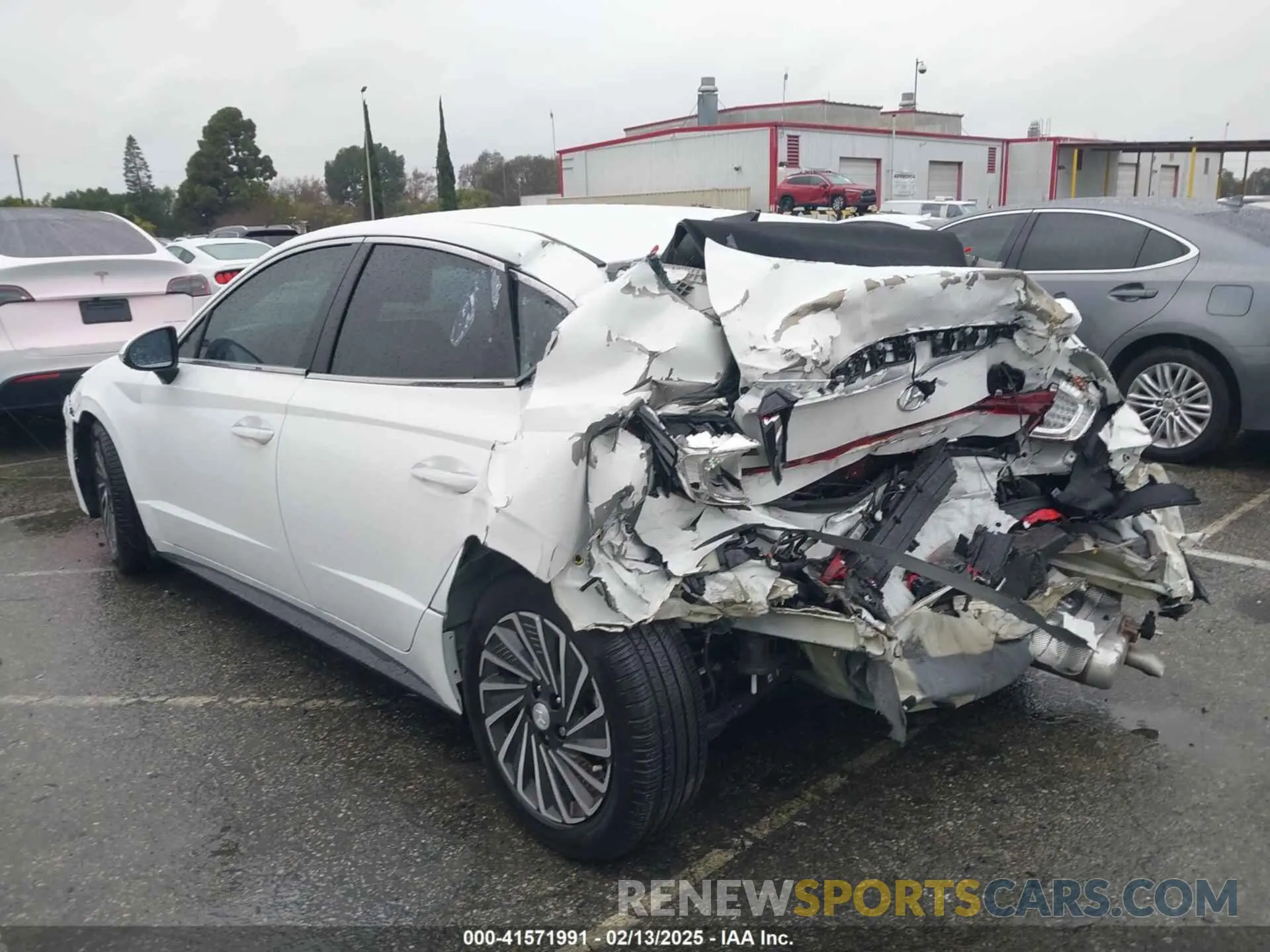 3 Photograph of a damaged car KMHL34JJ1PA070934 HYUNDAI SONATA HYBRID 2023