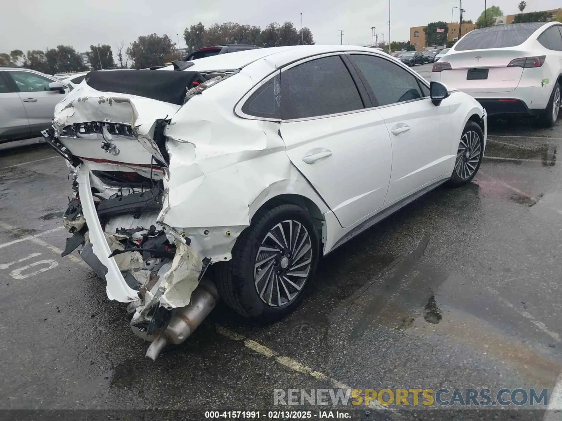 4 Photograph of a damaged car KMHL34JJ1PA070934 HYUNDAI SONATA HYBRID 2023