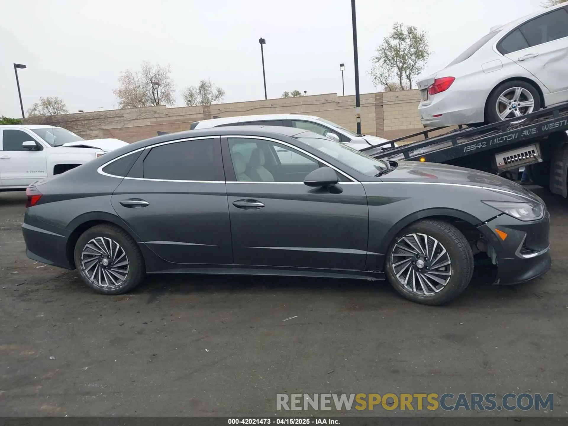 13 Photograph of a damaged car KMHL34JJ4PA053898 HYUNDAI SONATA HYBRID 2023