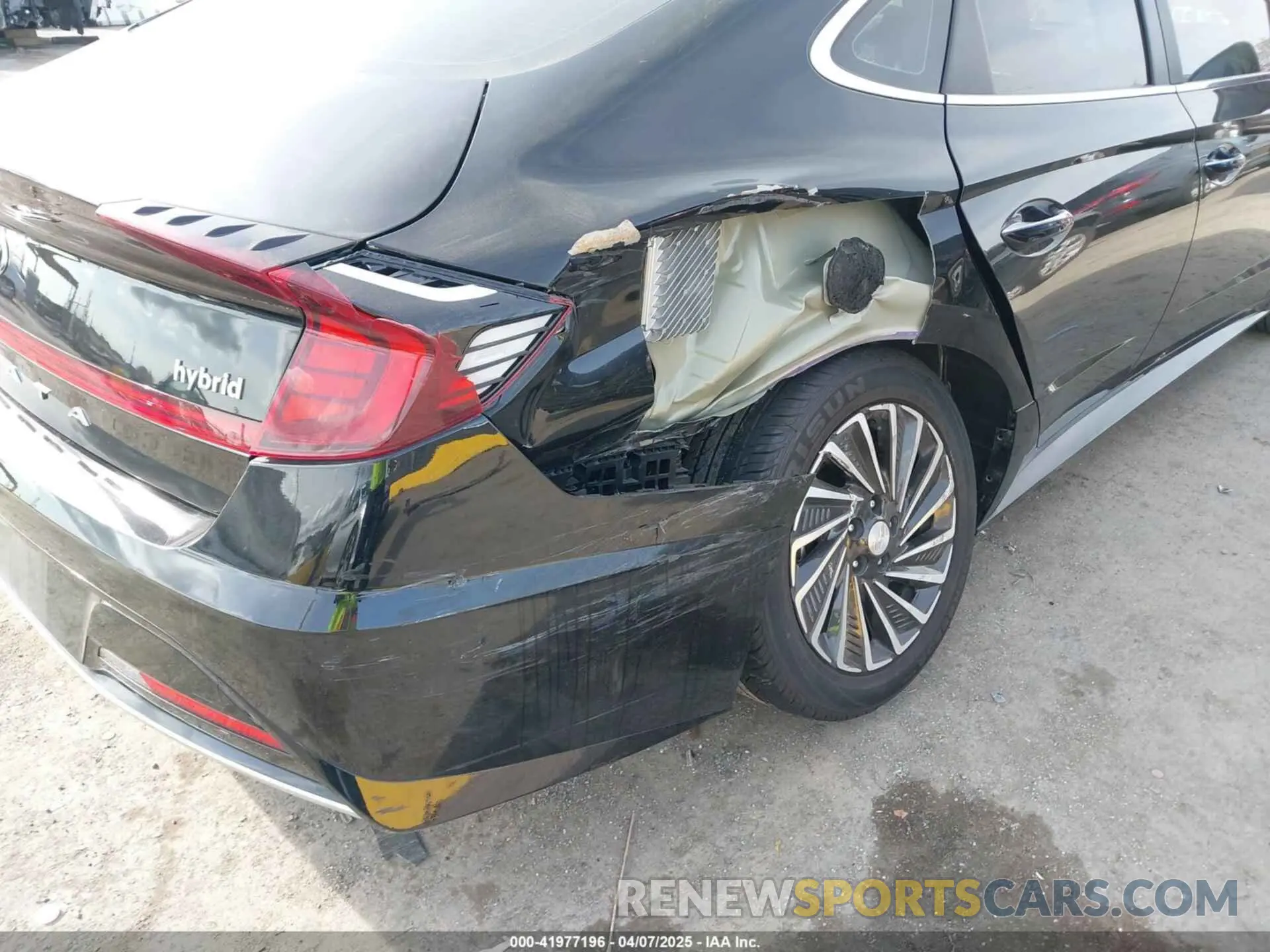 17 Photograph of a damaged car KMHL34JJ7PA064149 HYUNDAI SONATA HYBRID 2023