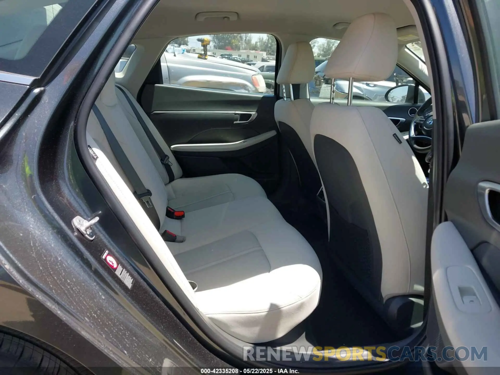 8 Photograph of a damaged car KMHL34JJ8PA077783 HYUNDAI SONATA HYBRID 2023