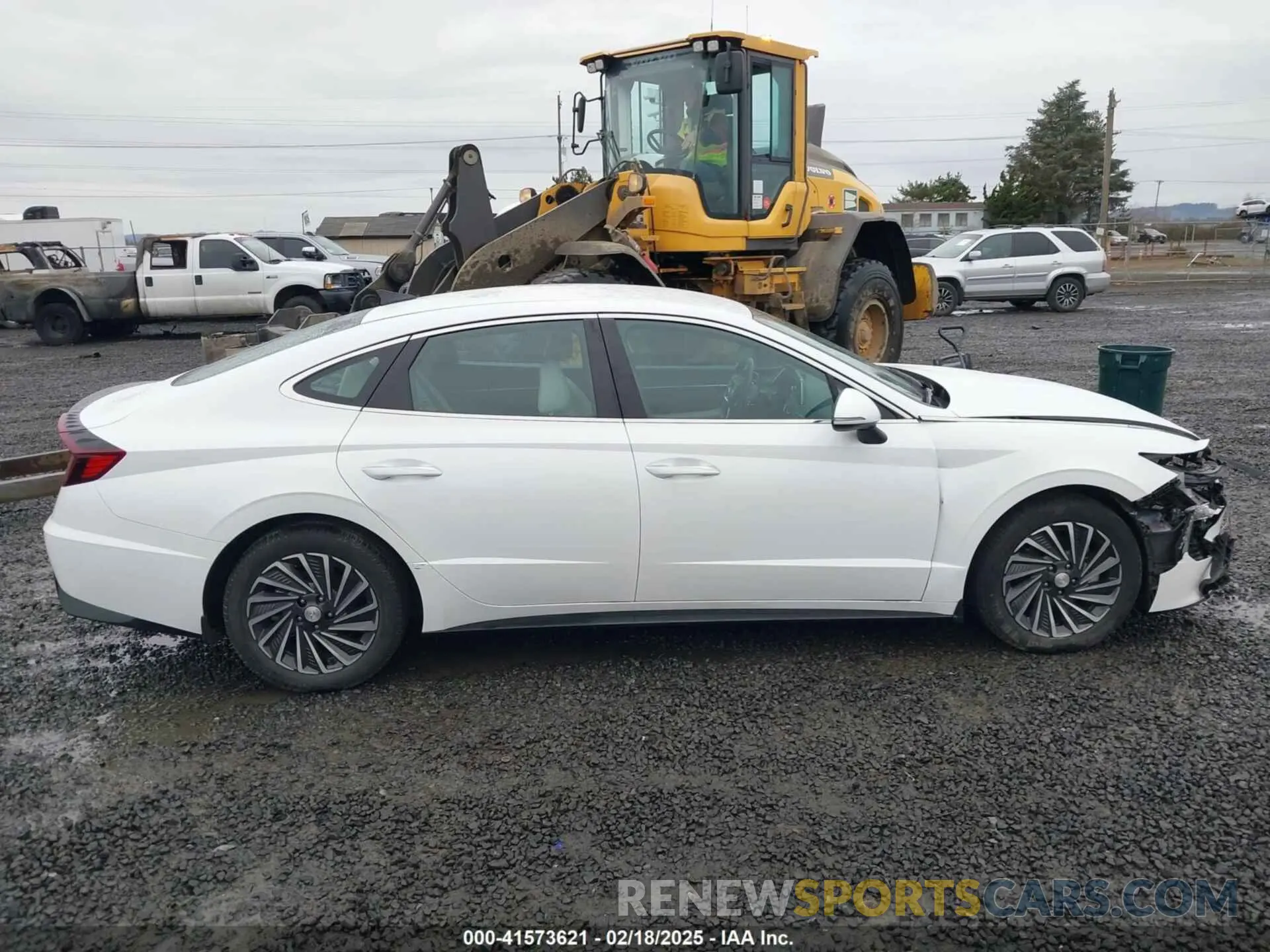 13 Photograph of a damaged car KMHL34JJXPA054067 HYUNDAI SONATA HYBRID 2023