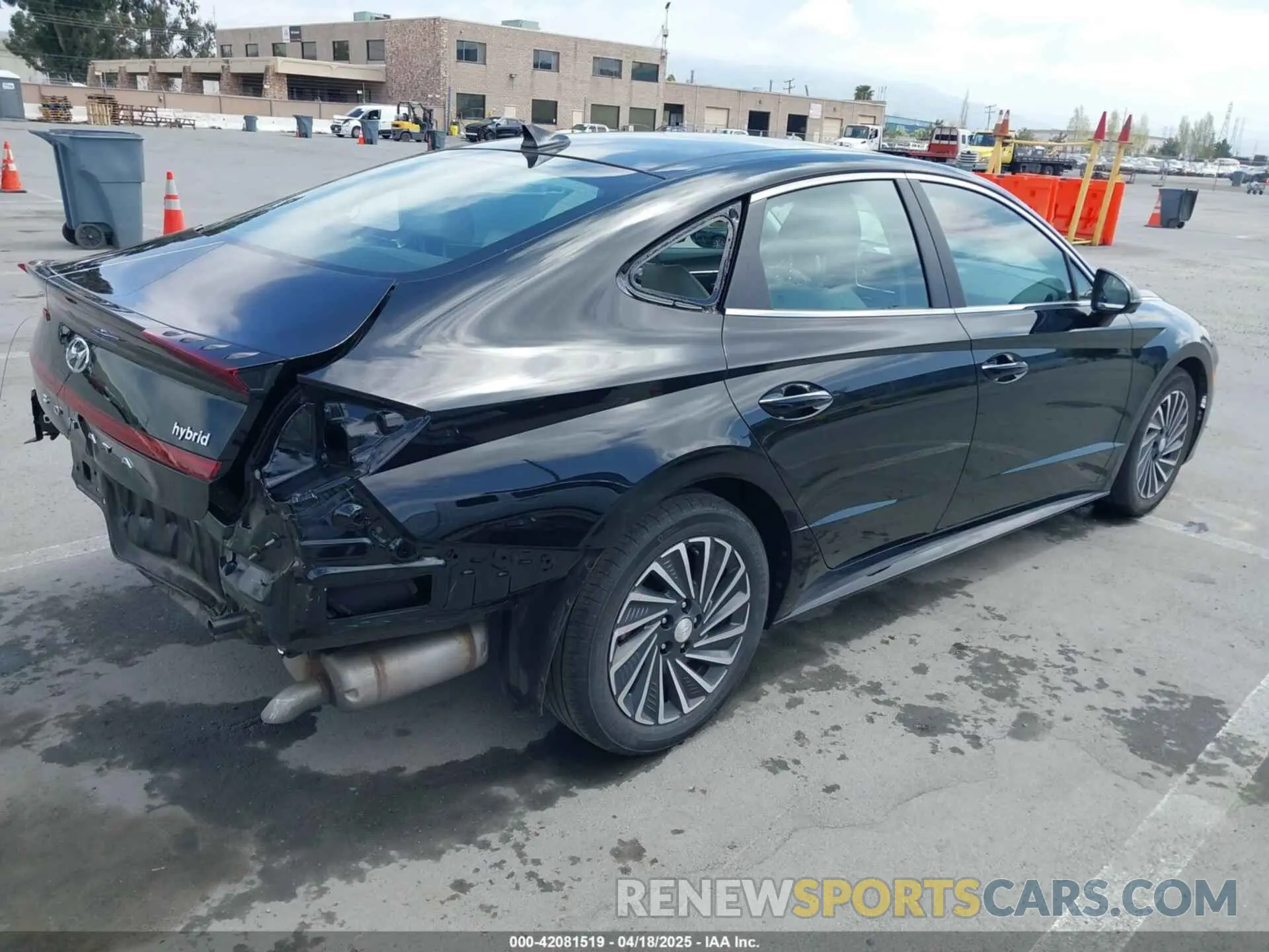 4 Photograph of a damaged car KMHL54JJ0PA061460 HYUNDAI SONATA HYBRID 2023