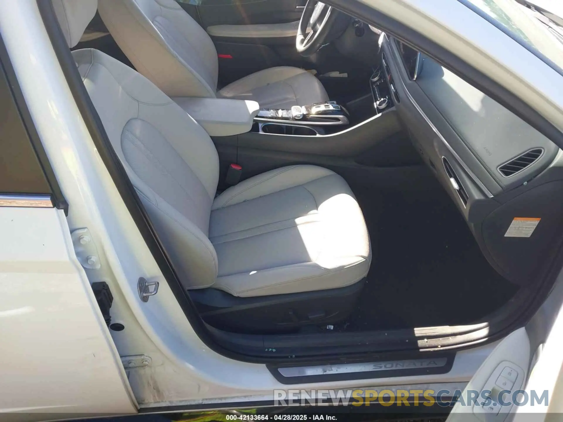 5 Photograph of a damaged car KMHL54JJ0PA066013 HYUNDAI SONATA HYBRID 2023