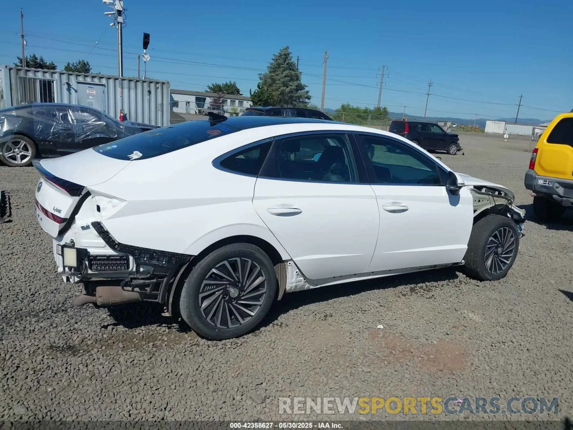 14 Photograph of a damaged car KMHL54JJ6PA080112 HYUNDAI SONATA HYBRID 2023