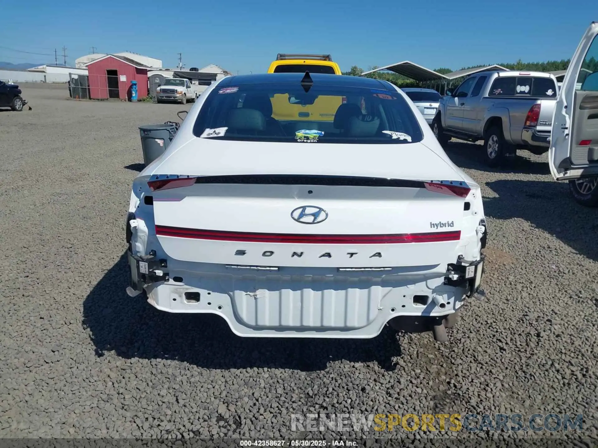 17 Photograph of a damaged car KMHL54JJ6PA080112 HYUNDAI SONATA HYBRID 2023