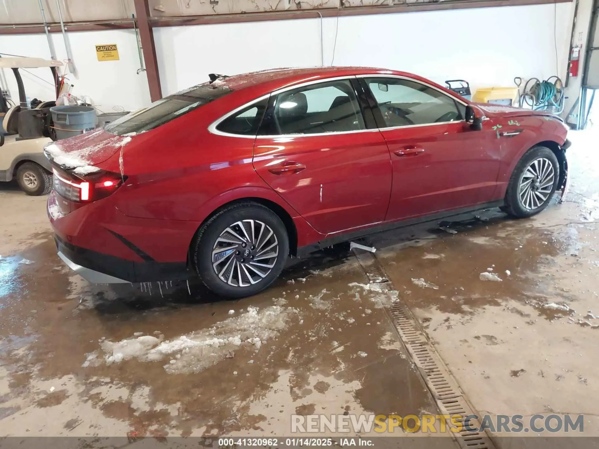 4 Photograph of a damaged car KMHL34JJ1RA087607 HYUNDAI SONATA HYBRID 2024