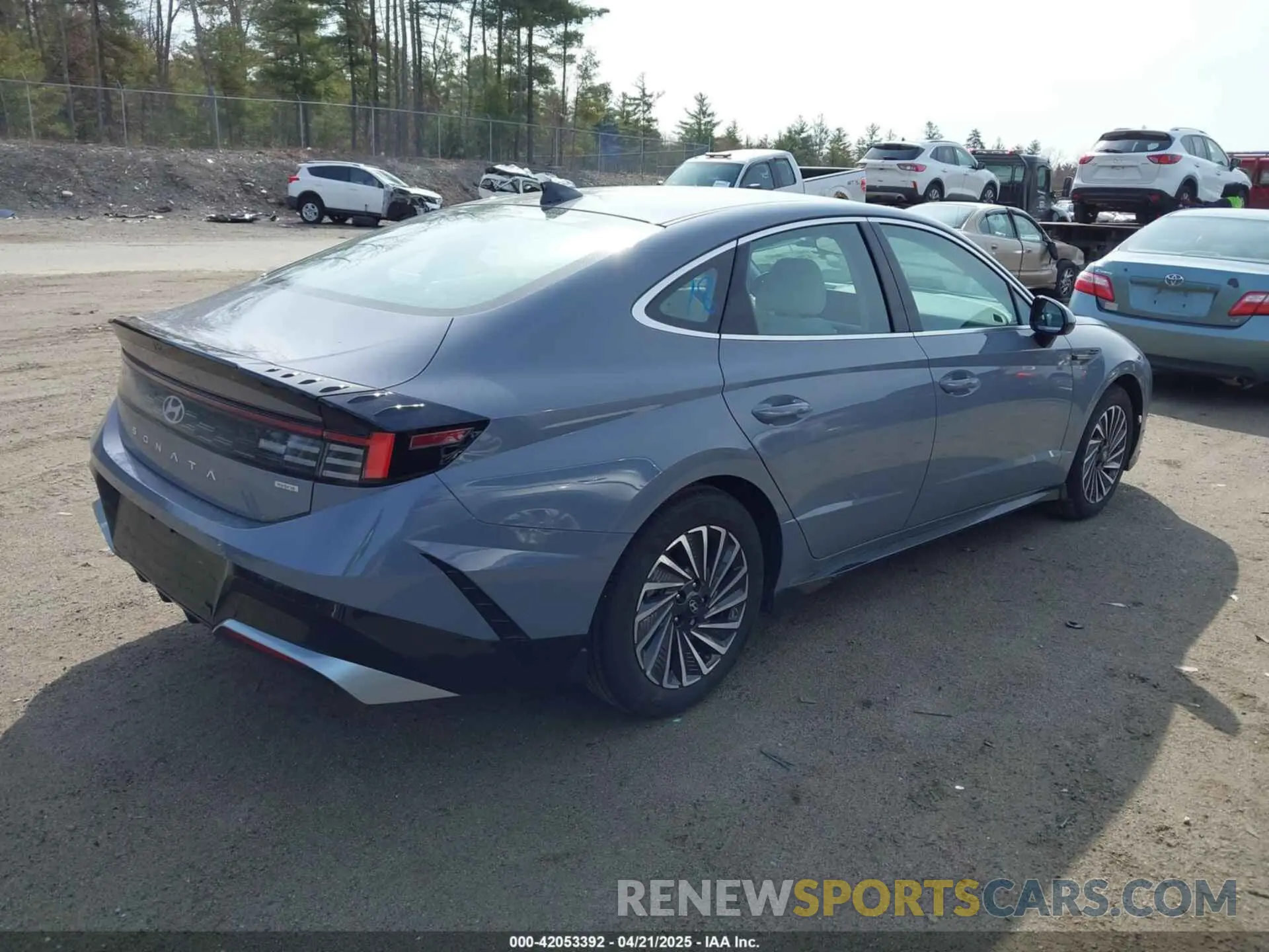 4 Photograph of a damaged car KMHL34JJ1RA100694 HYUNDAI SONATA HYBRID 2024