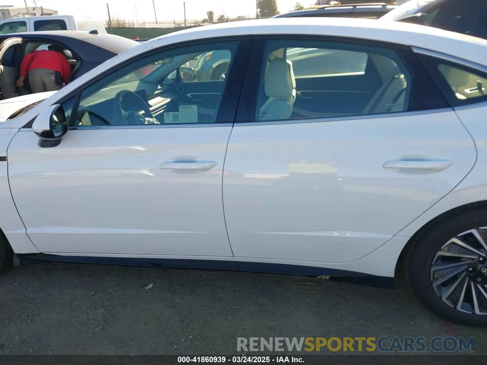 15 Photograph of a damaged car KMHL34JJ2RA086417 HYUNDAI SONATA HYBRID 2024