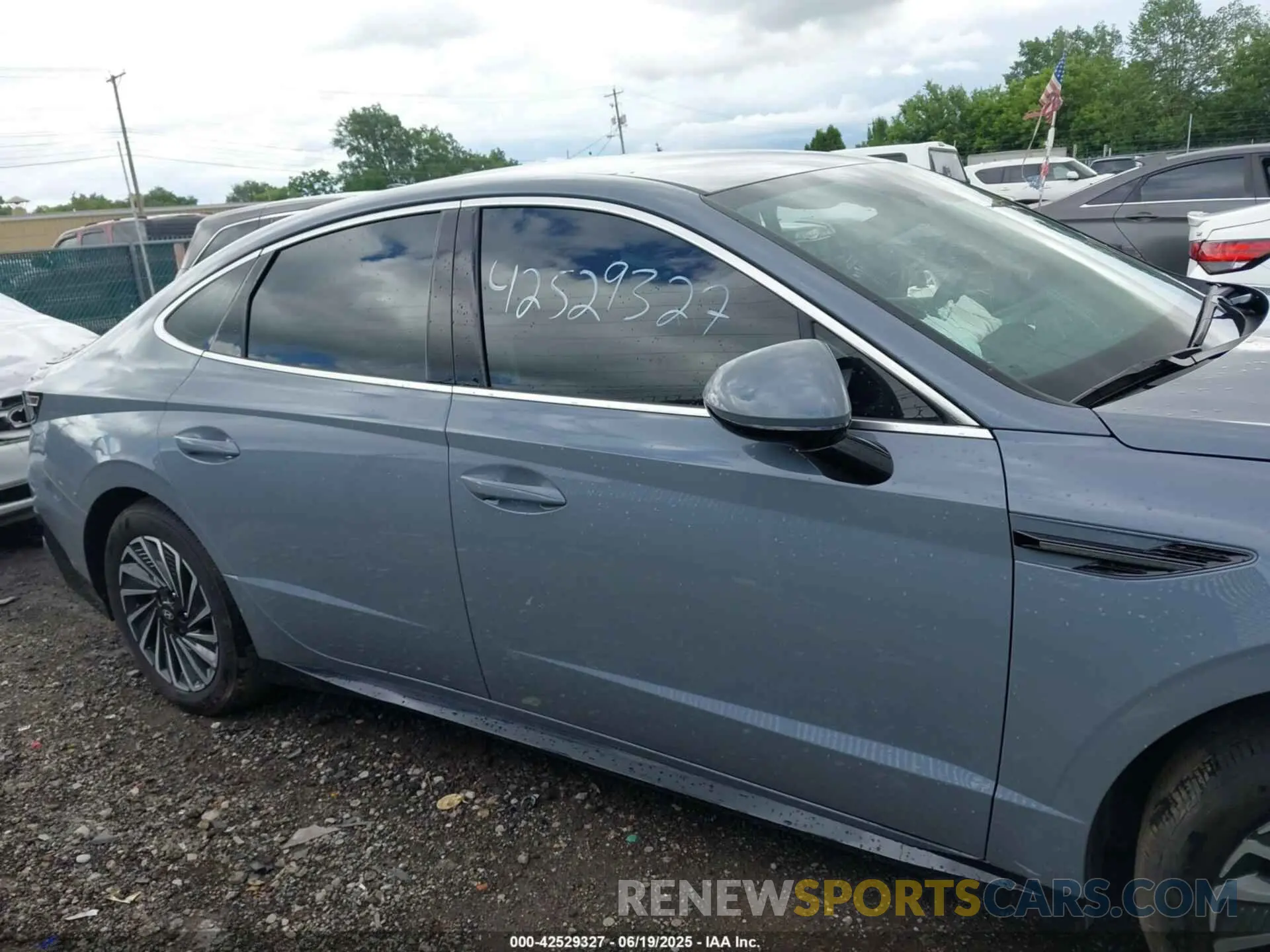 14 Photograph of a damaged car KMHL34JJ3RA101331 HYUNDAI SONATA HYBRID 2024