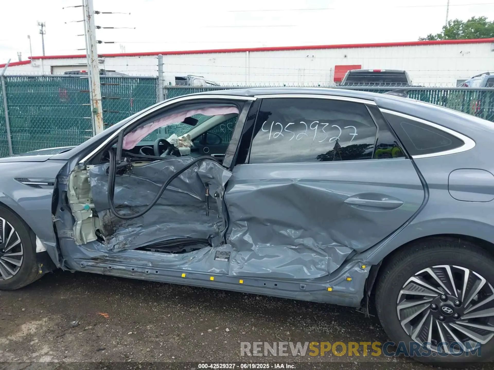 15 Photograph of a damaged car KMHL34JJ3RA101331 HYUNDAI SONATA HYBRID 2024