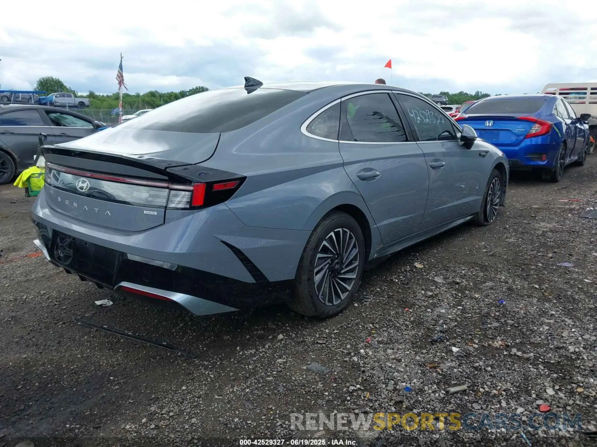4 Photograph of a damaged car KMHL34JJ3RA101331 HYUNDAI SONATA HYBRID 2024