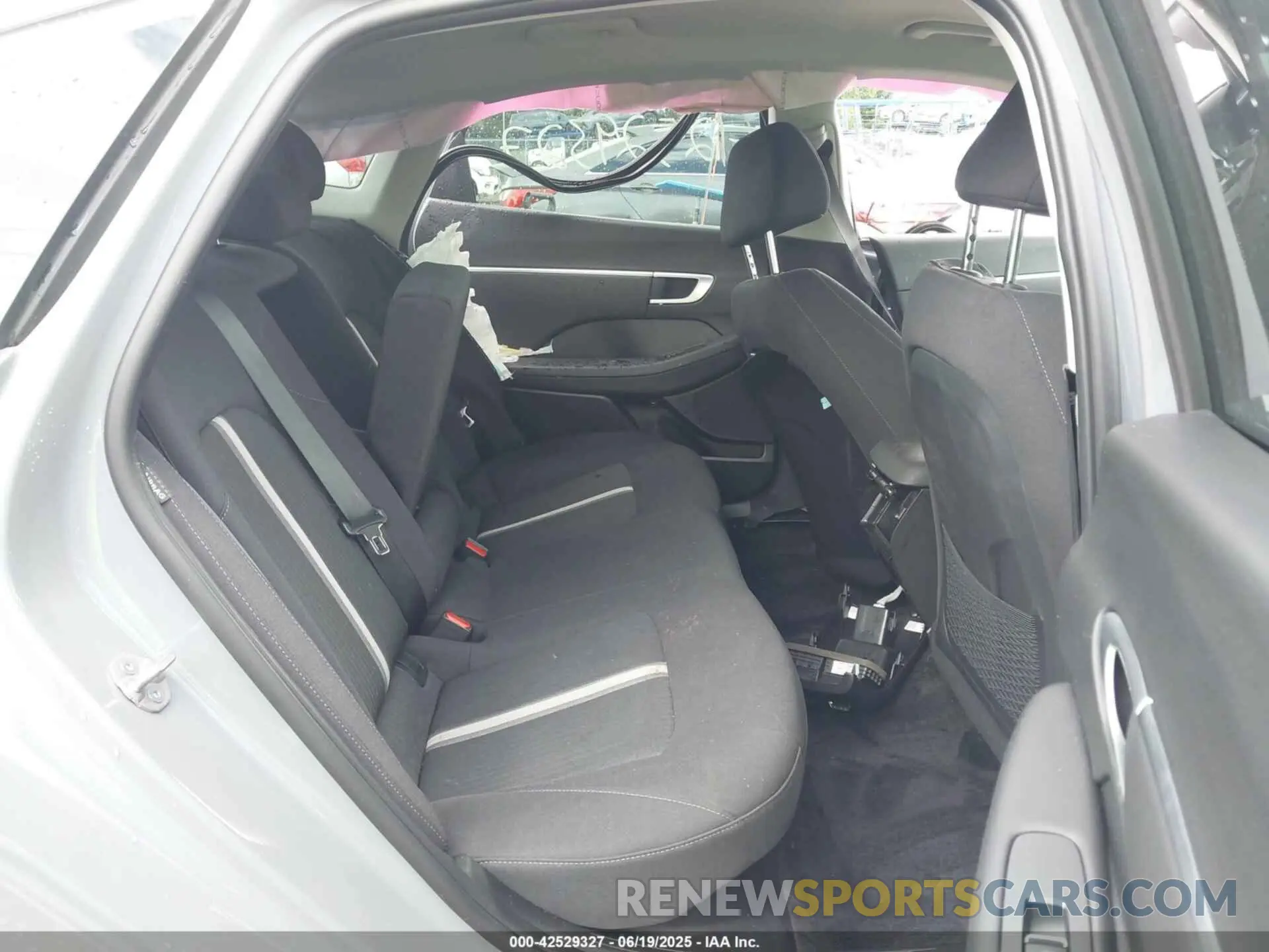 8 Photograph of a damaged car KMHL34JJ3RA101331 HYUNDAI SONATA HYBRID 2024