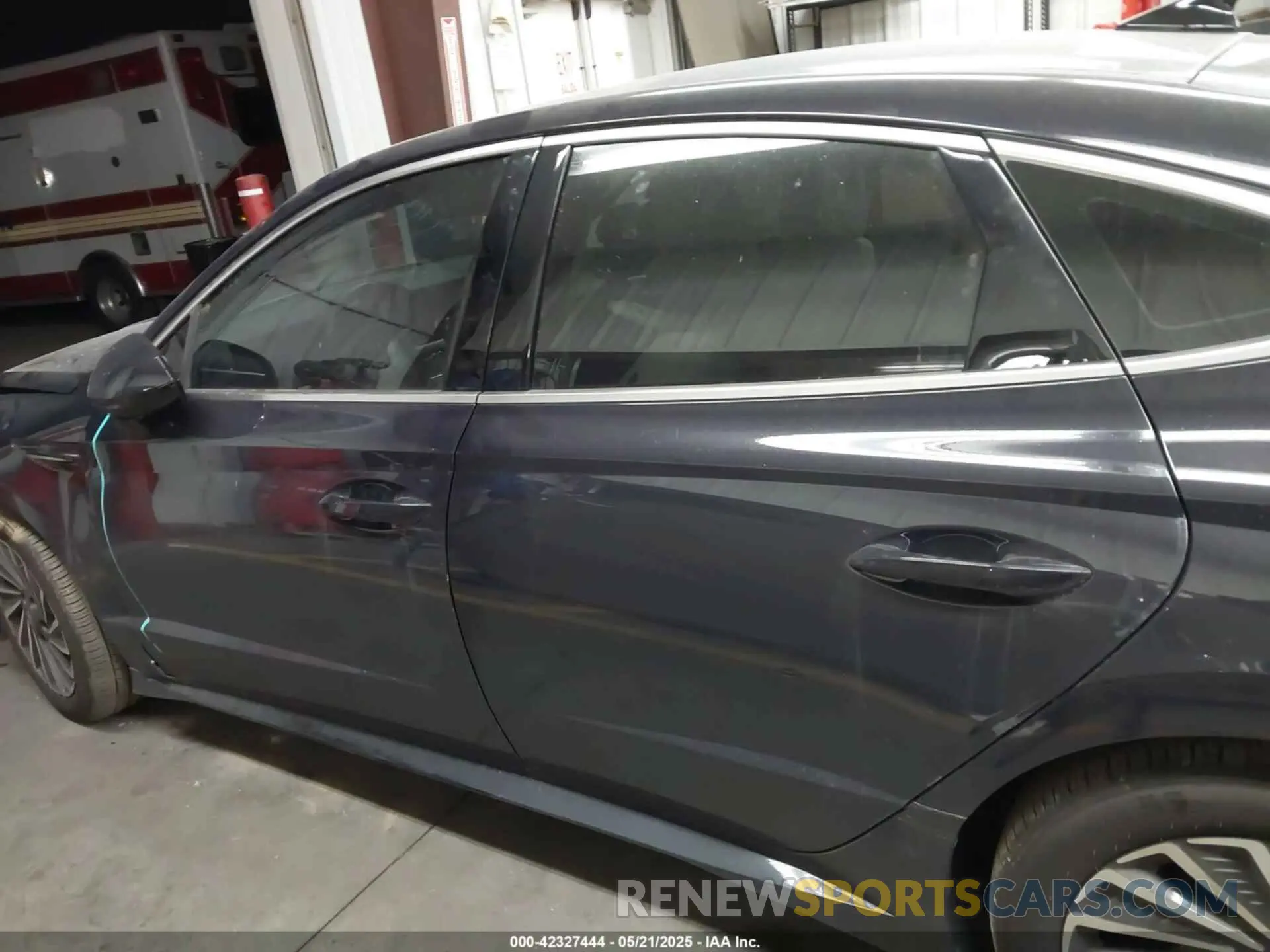 14 Photograph of a damaged car KMHL34JJ9RA087581 HYUNDAI SONATA HYBRID 2024