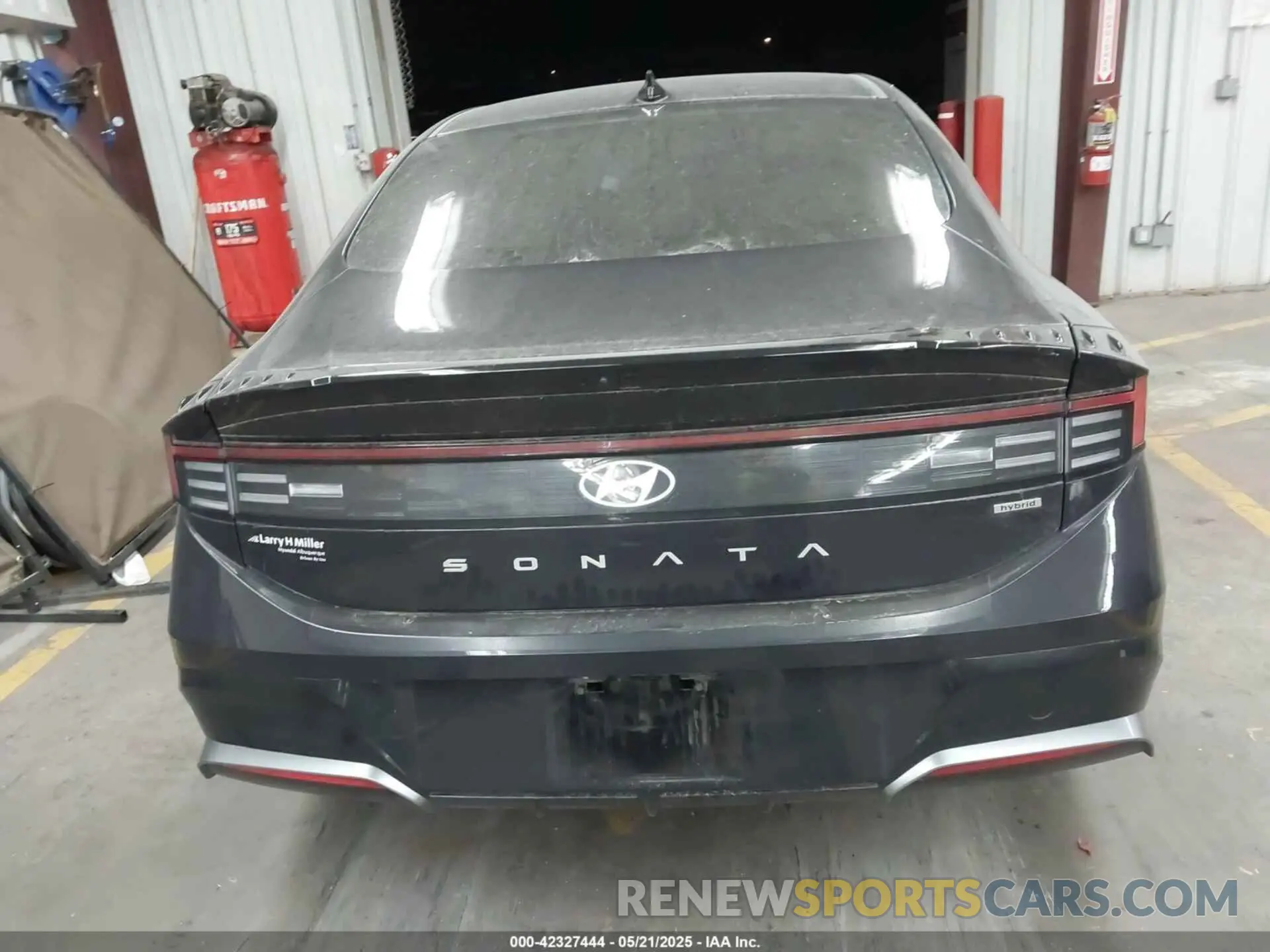16 Photograph of a damaged car KMHL34JJ9RA087581 HYUNDAI SONATA HYBRID 2024