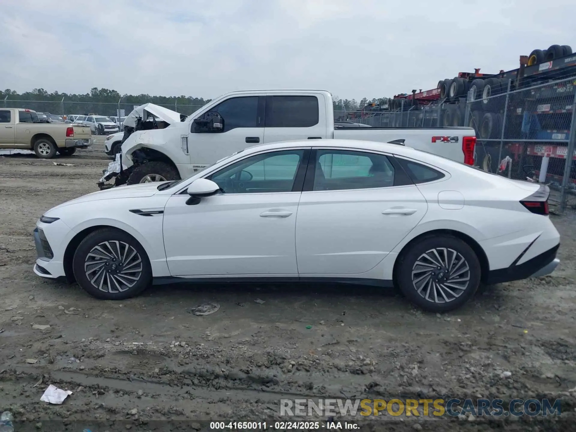 14 Photograph of a damaged car KMHL34JJXRA092529 HYUNDAI SONATA HYBRID 2024