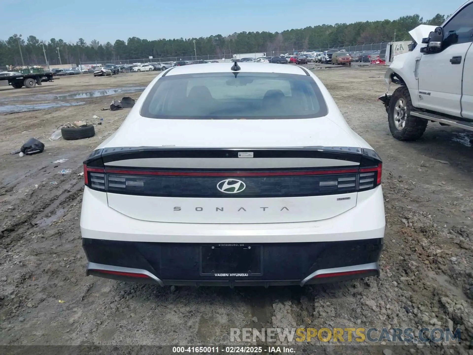 16 Photograph of a damaged car KMHL34JJXRA092529 HYUNDAI SONATA HYBRID 2024