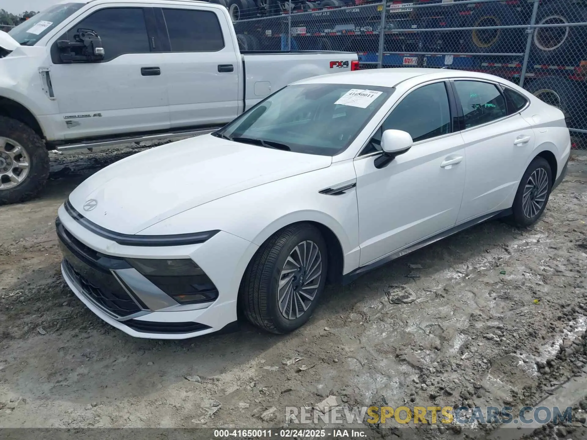 2 Photograph of a damaged car KMHL34JJXRA092529 HYUNDAI SONATA HYBRID 2024