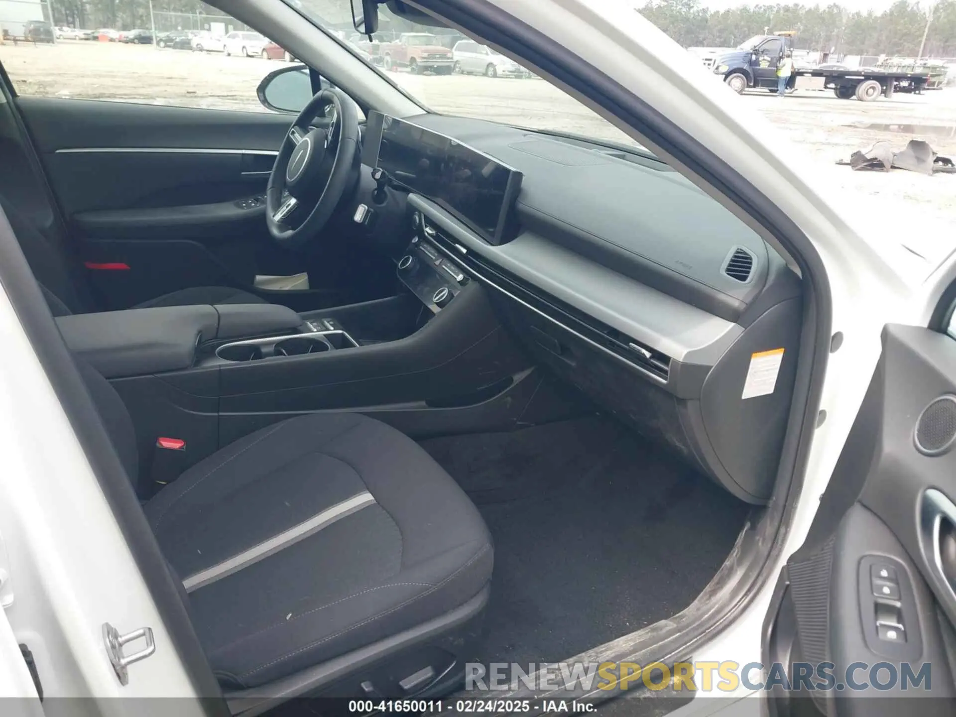 5 Photograph of a damaged car KMHL34JJXRA092529 HYUNDAI SONATA HYBRID 2024