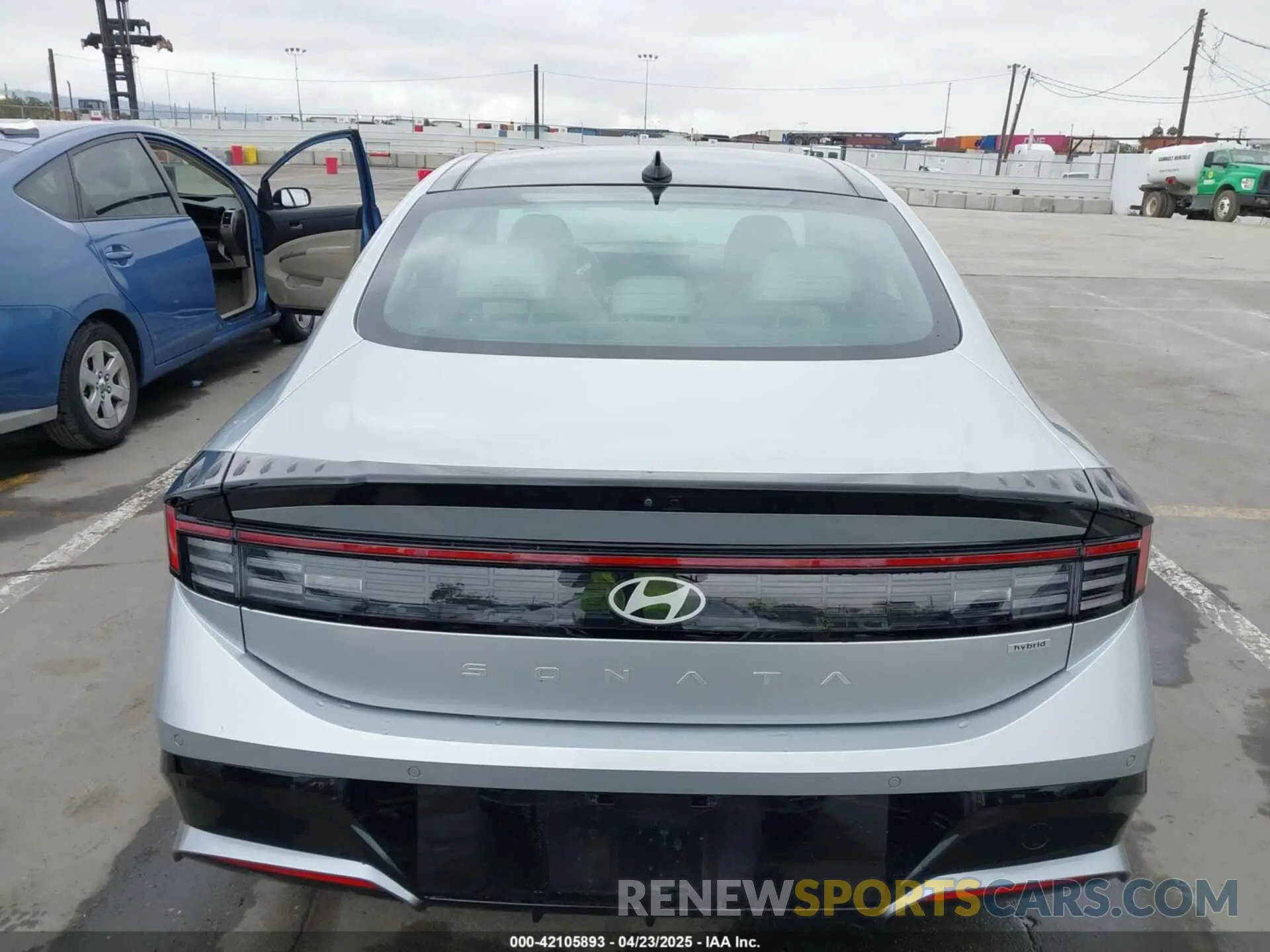 17 Photograph of a damaged car KMHL54JJ4RA088051 HYUNDAI SONATA HYBRID 2024