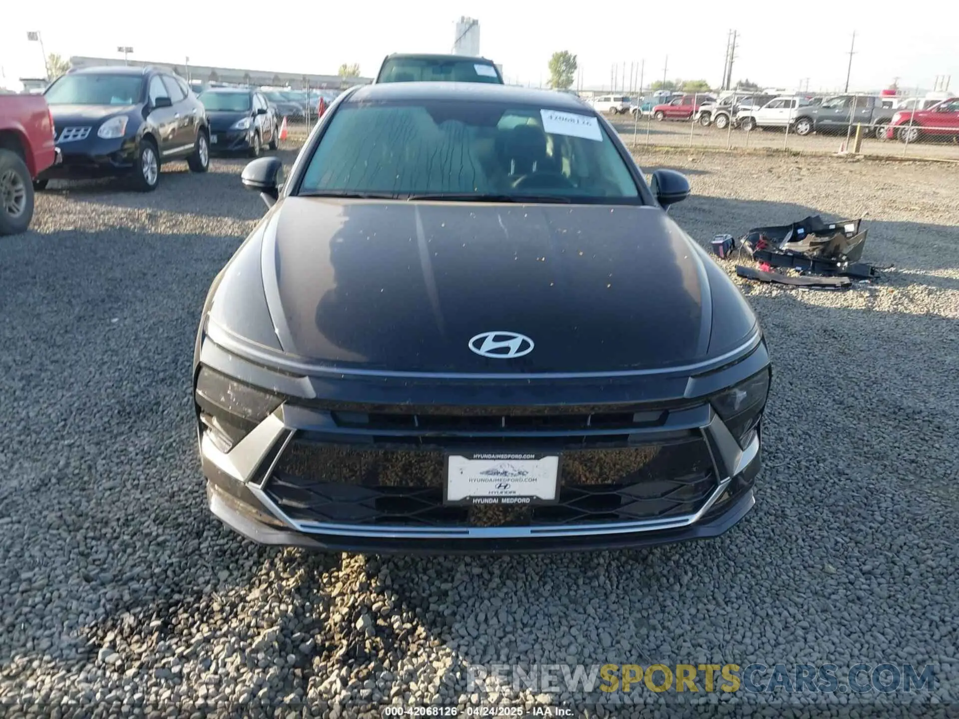 13 Photograph of a damaged car KMHL34JJ7SA110443 HYUNDAI SONATA HYBRID 2025