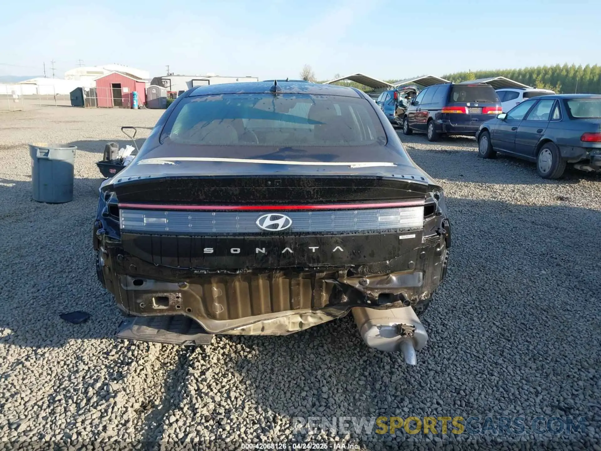 17 Photograph of a damaged car KMHL34JJ7SA110443 HYUNDAI SONATA HYBRID 2025