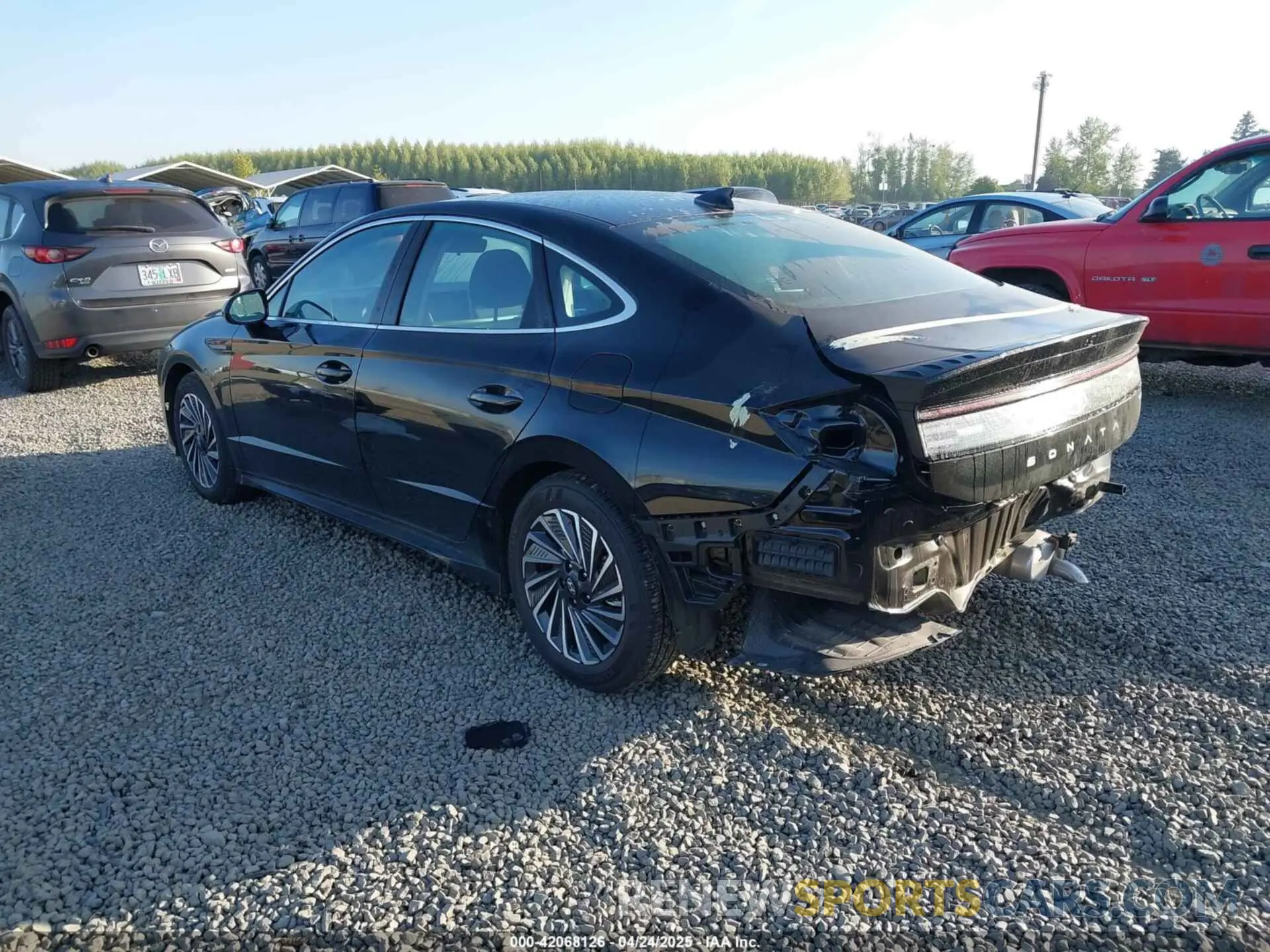 3 Photograph of a damaged car KMHL34JJ7SA110443 HYUNDAI SONATA HYBRID 2025