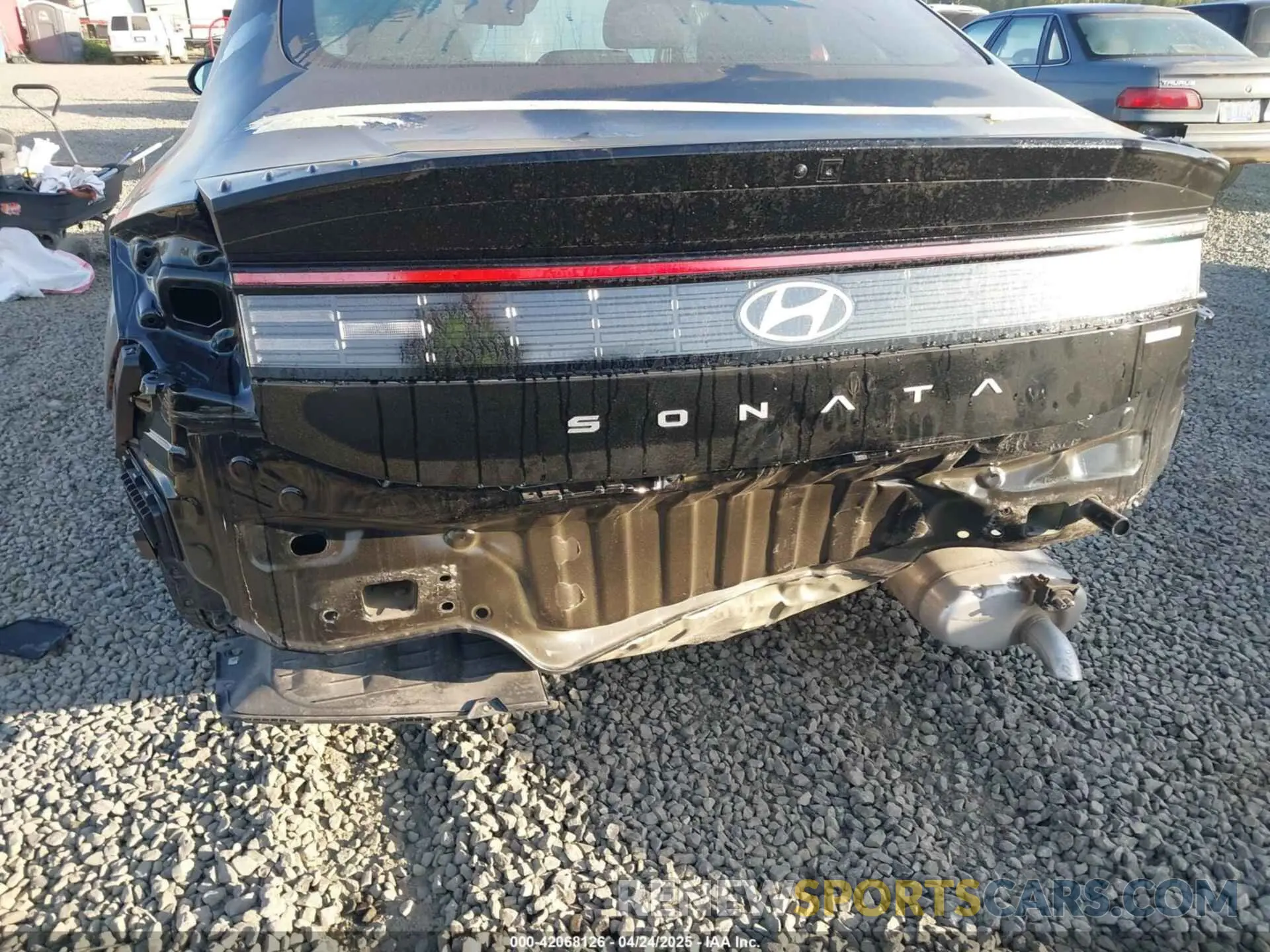 6 Photograph of a damaged car KMHL34JJ7SA110443 HYUNDAI SONATA HYBRID 2025