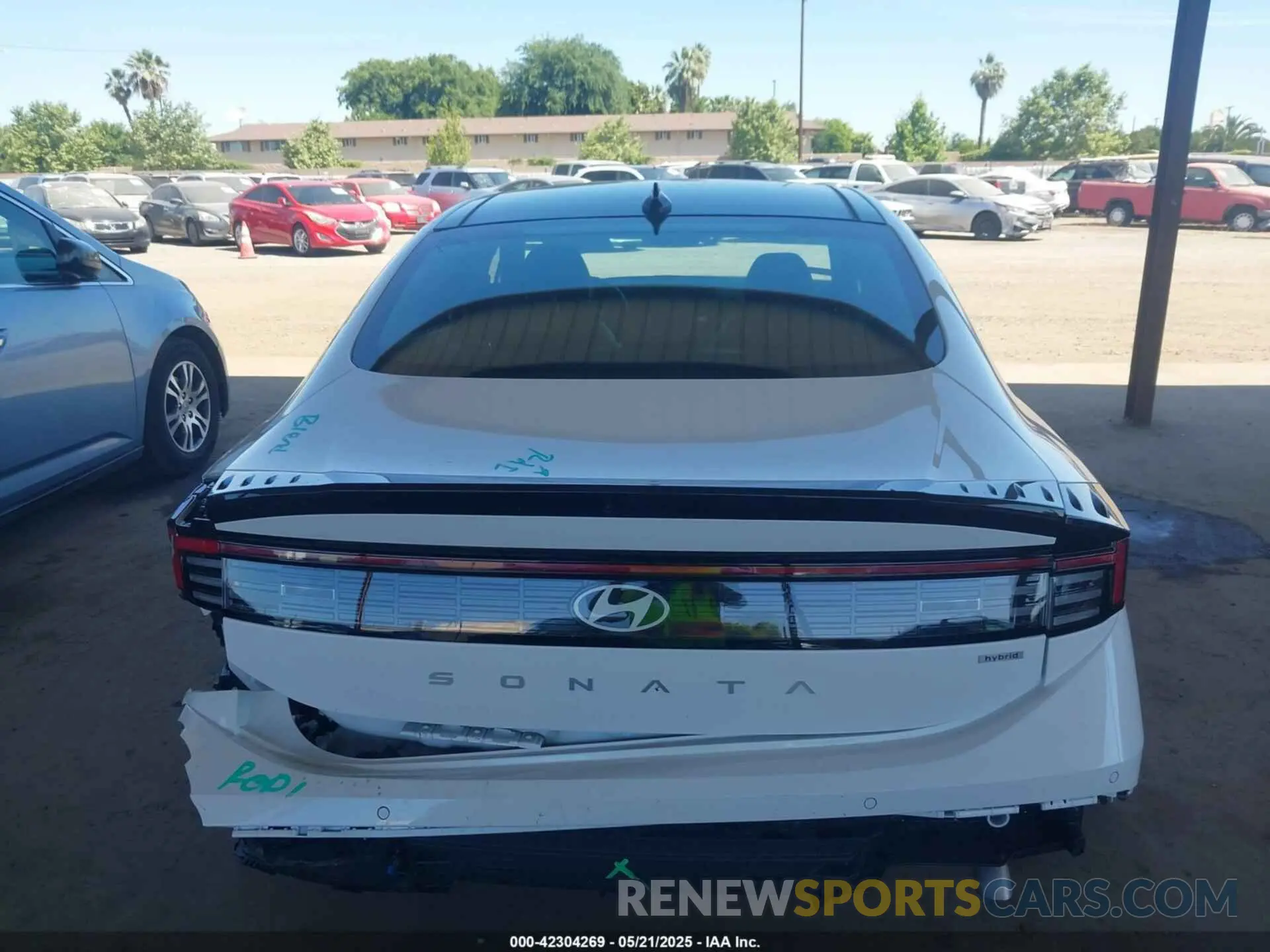 17 Photograph of a damaged car KMHL54JJ0SA119365 HYUNDAI SONATA HYBRID 2025