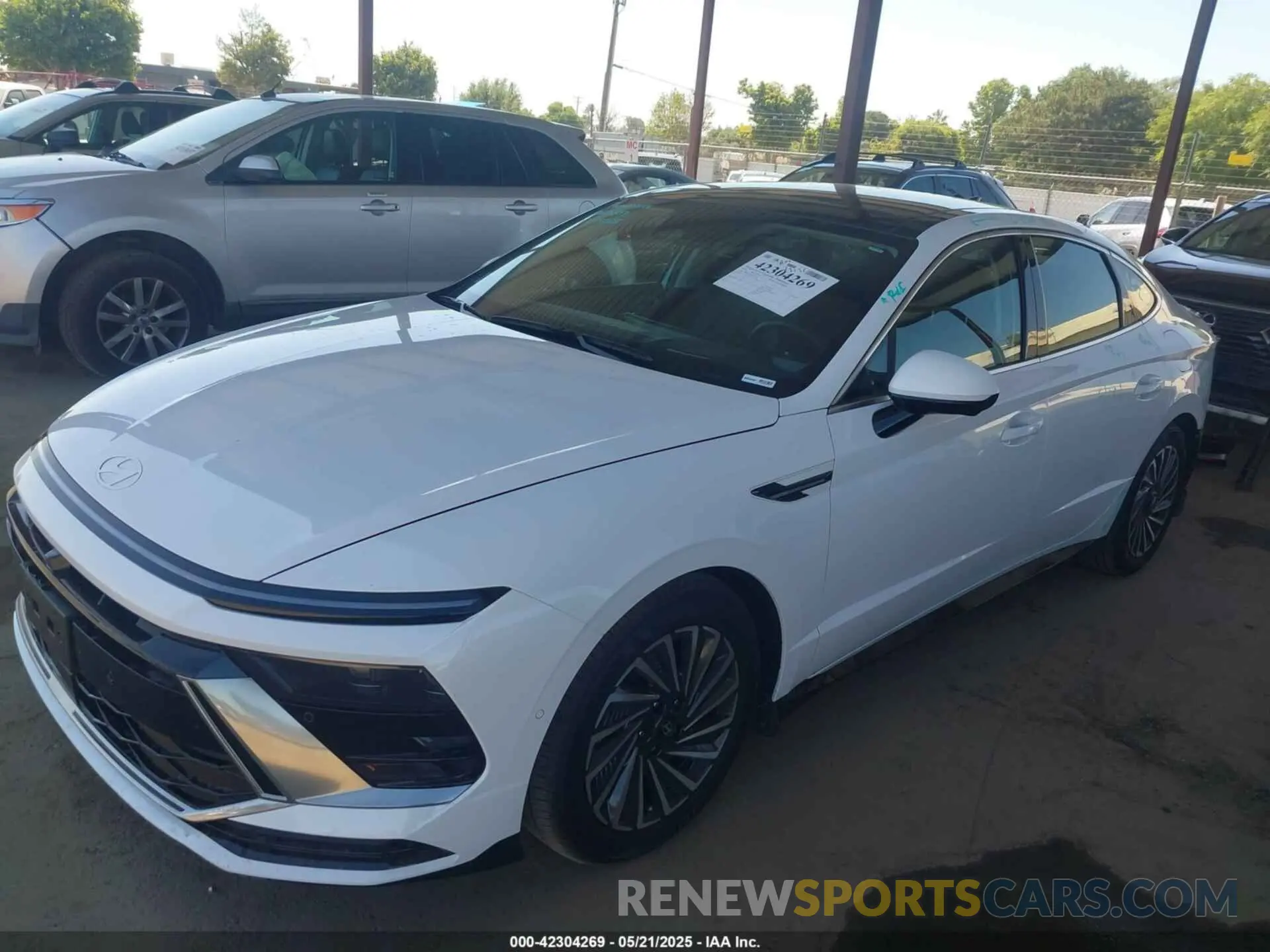 2 Photograph of a damaged car KMHL54JJ0SA119365 HYUNDAI SONATA HYBRID 2025