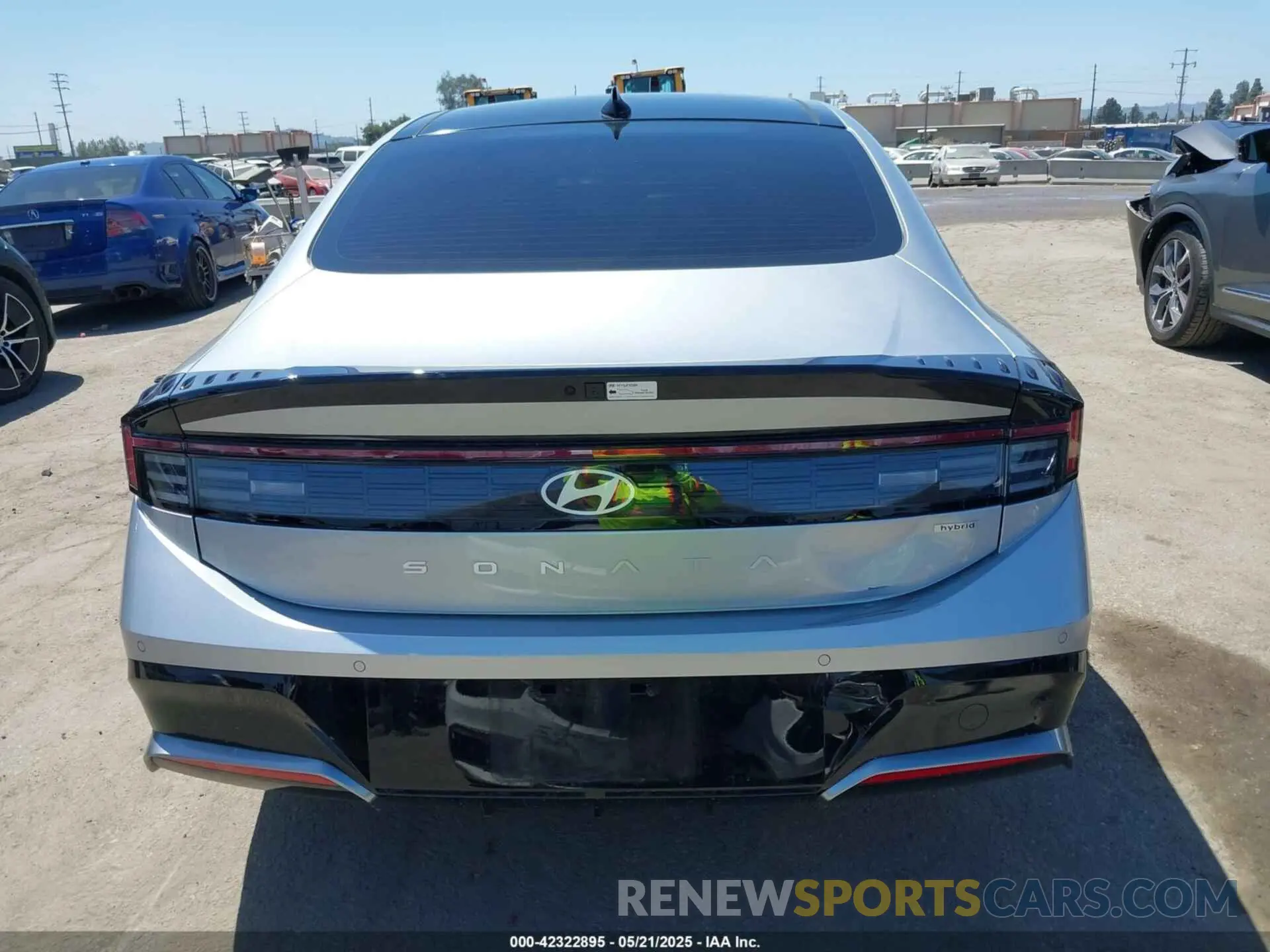 17 Photograph of a damaged car KMHL54JJ5SA110984 HYUNDAI SONATA HYBRID 2025