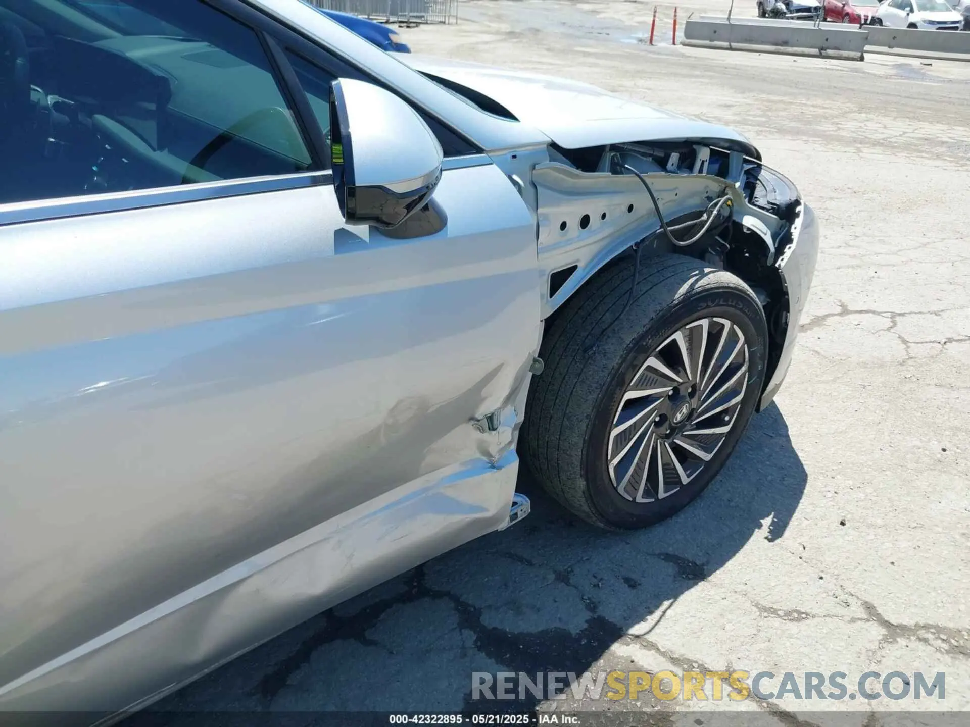 6 Photograph of a damaged car KMHL54JJ5SA110984 HYUNDAI SONATA HYBRID 2025