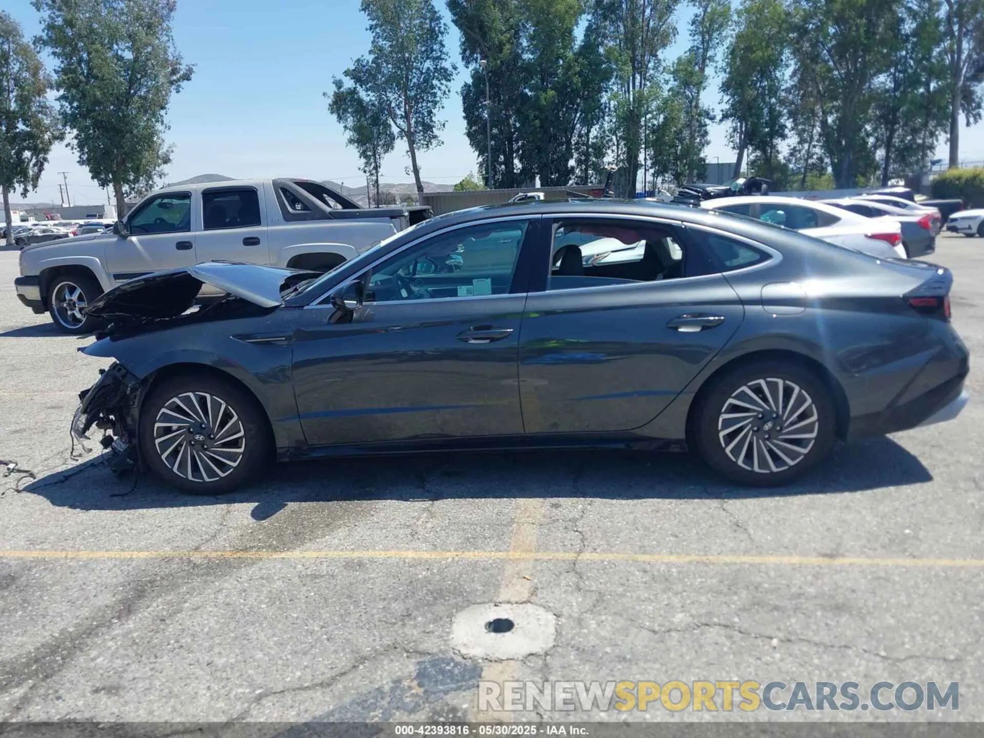 13 Photograph of a damaged car KMHL54JJ8SA116813 HYUNDAI SONATA HYBRID 2025
