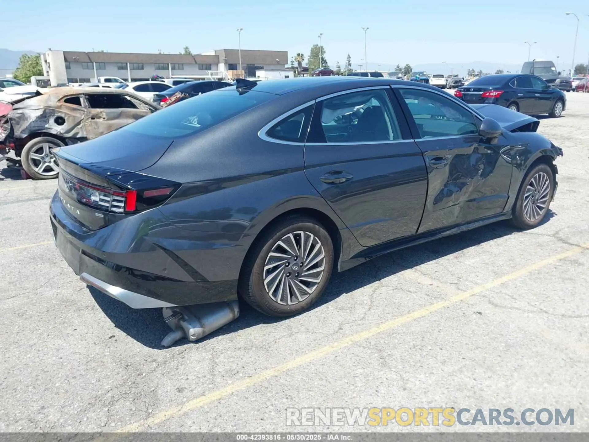 4 Photograph of a damaged car KMHL54JJ8SA116813 HYUNDAI SONATA HYBRID 2025