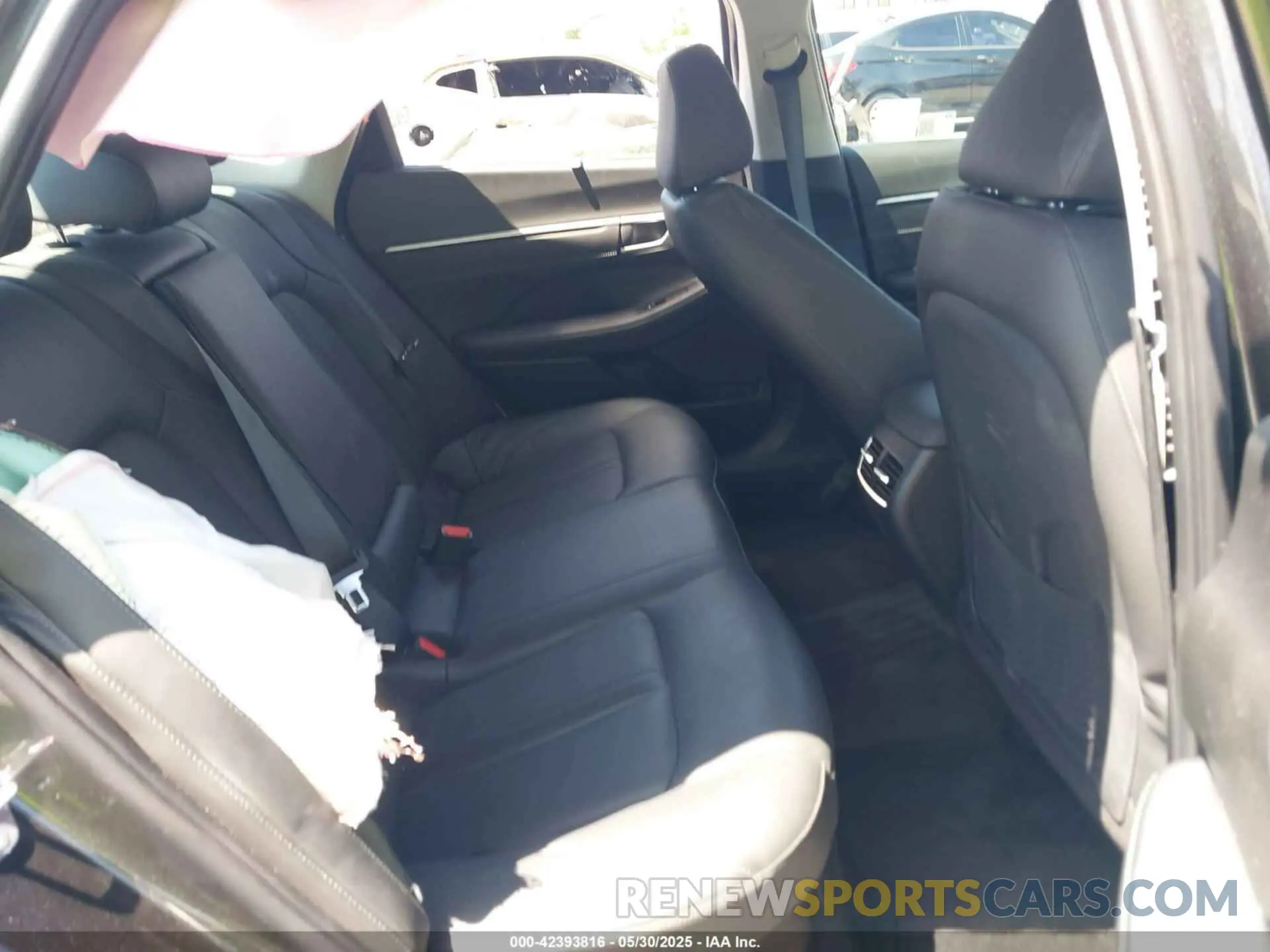 8 Photograph of a damaged car KMHL54JJ8SA116813 HYUNDAI SONATA HYBRID 2025