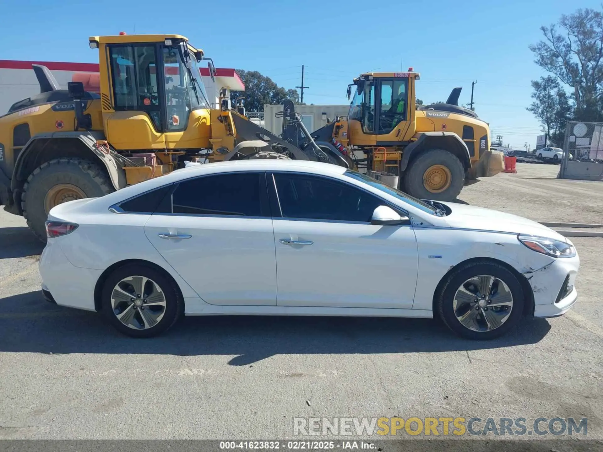 13 Photograph of a damaged car KMHE14L24KA089166 HYUNDAI SONATA PLUG-IN HYBRID 2019