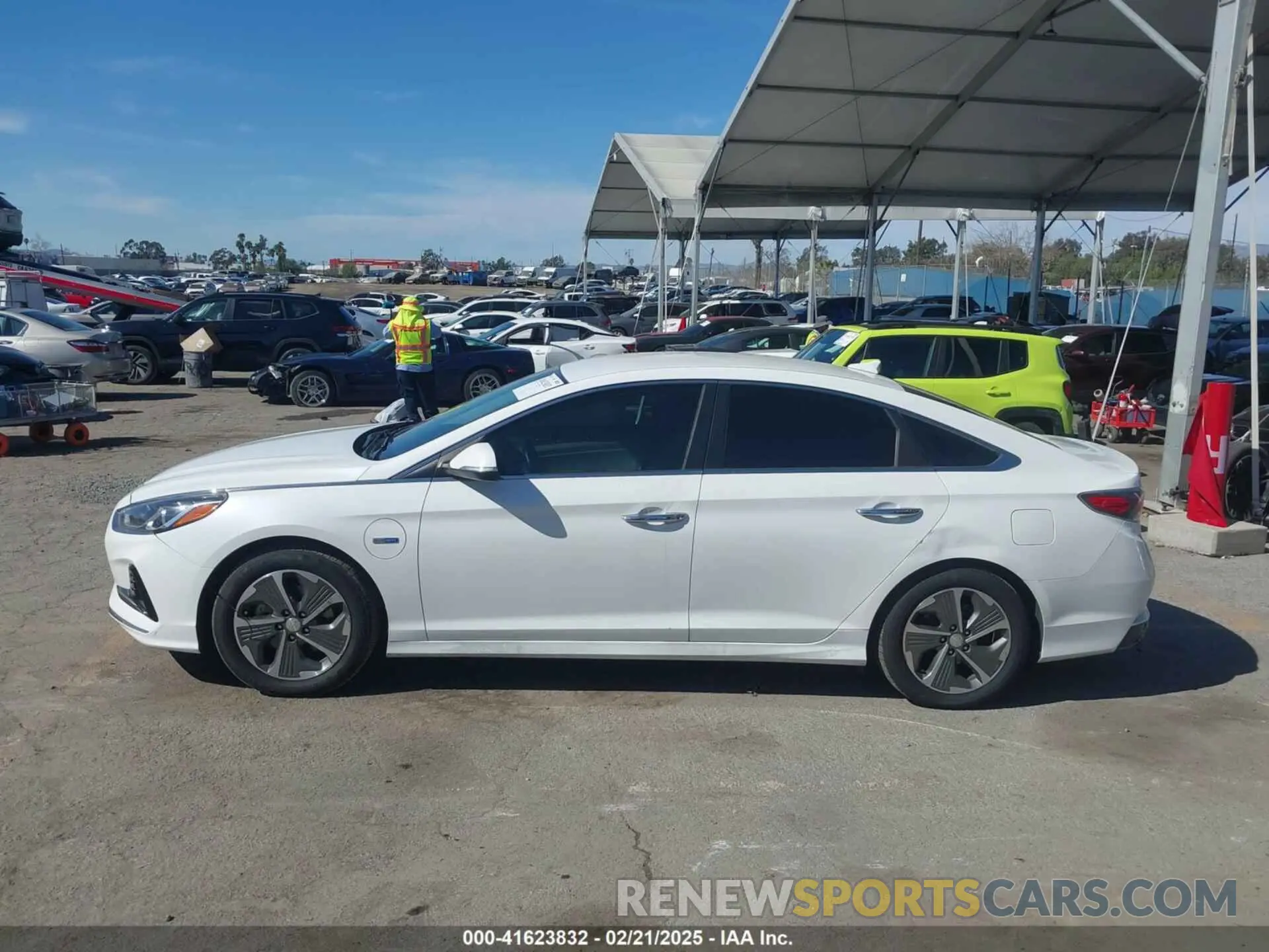 14 Photograph of a damaged car KMHE14L24KA089166 HYUNDAI SONATA PLUG-IN HYBRID 2019