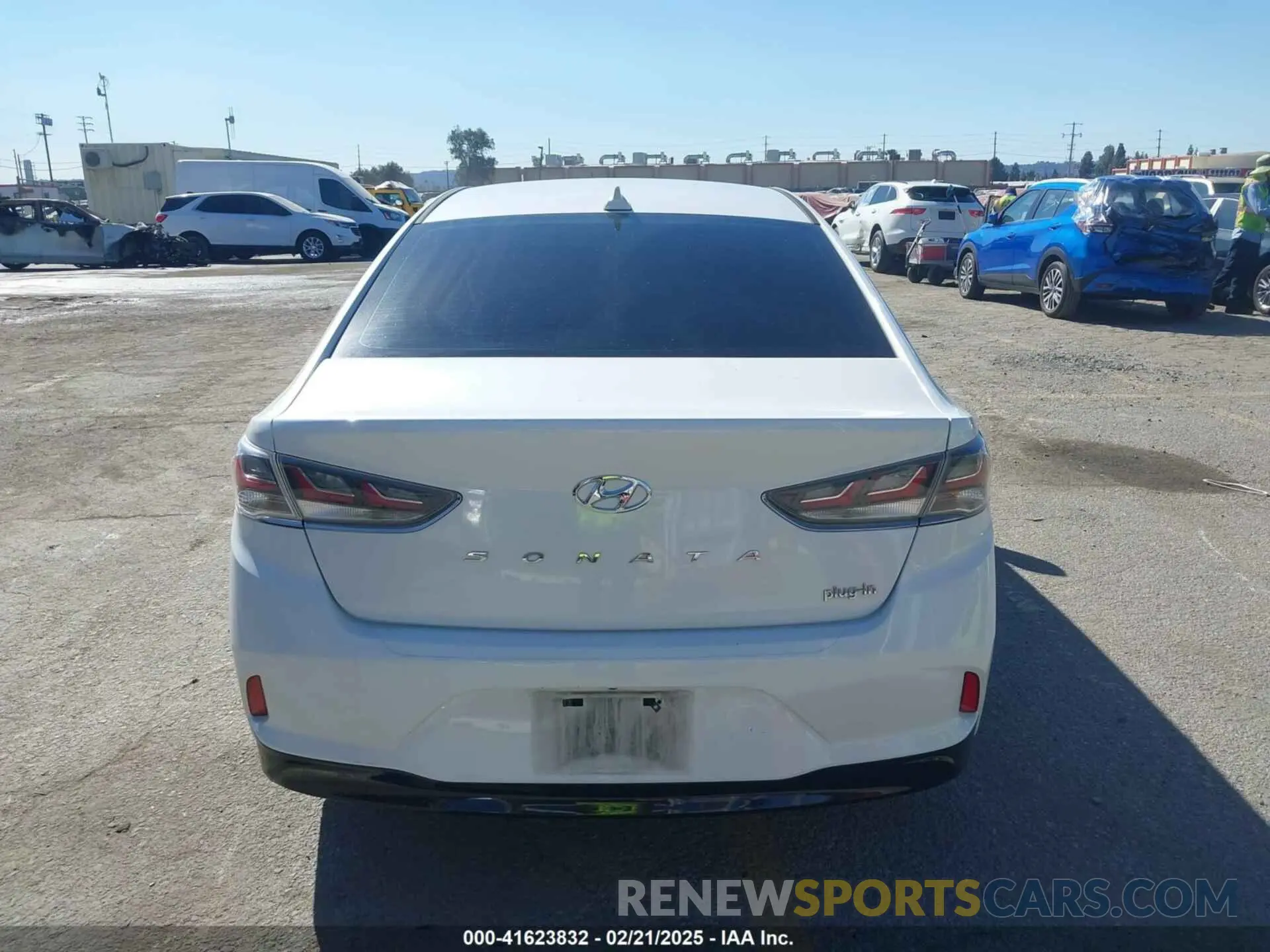 16 Photograph of a damaged car KMHE14L24KA089166 HYUNDAI SONATA PLUG-IN HYBRID 2019